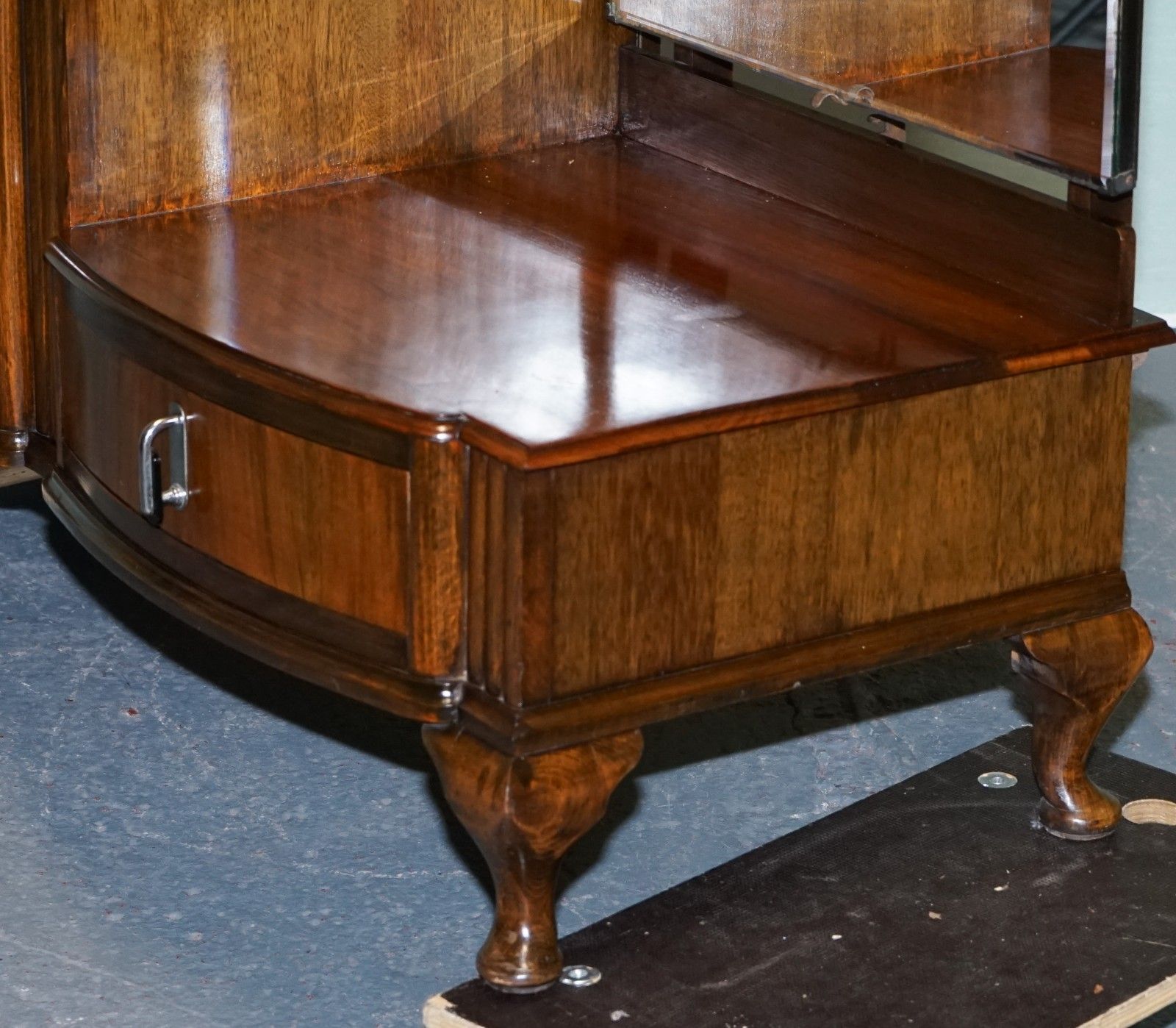 950.0 1930s Art Deco C.W.S Cabinet Works Dressing Table With Mirror photo