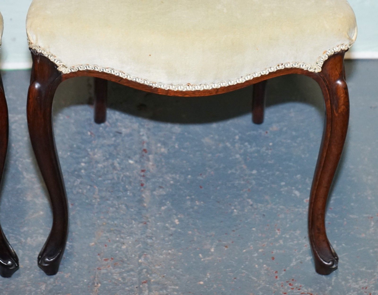 photo furniture Set Of Six Circa 1860 Victorian Balloon Back Dinning Chairs