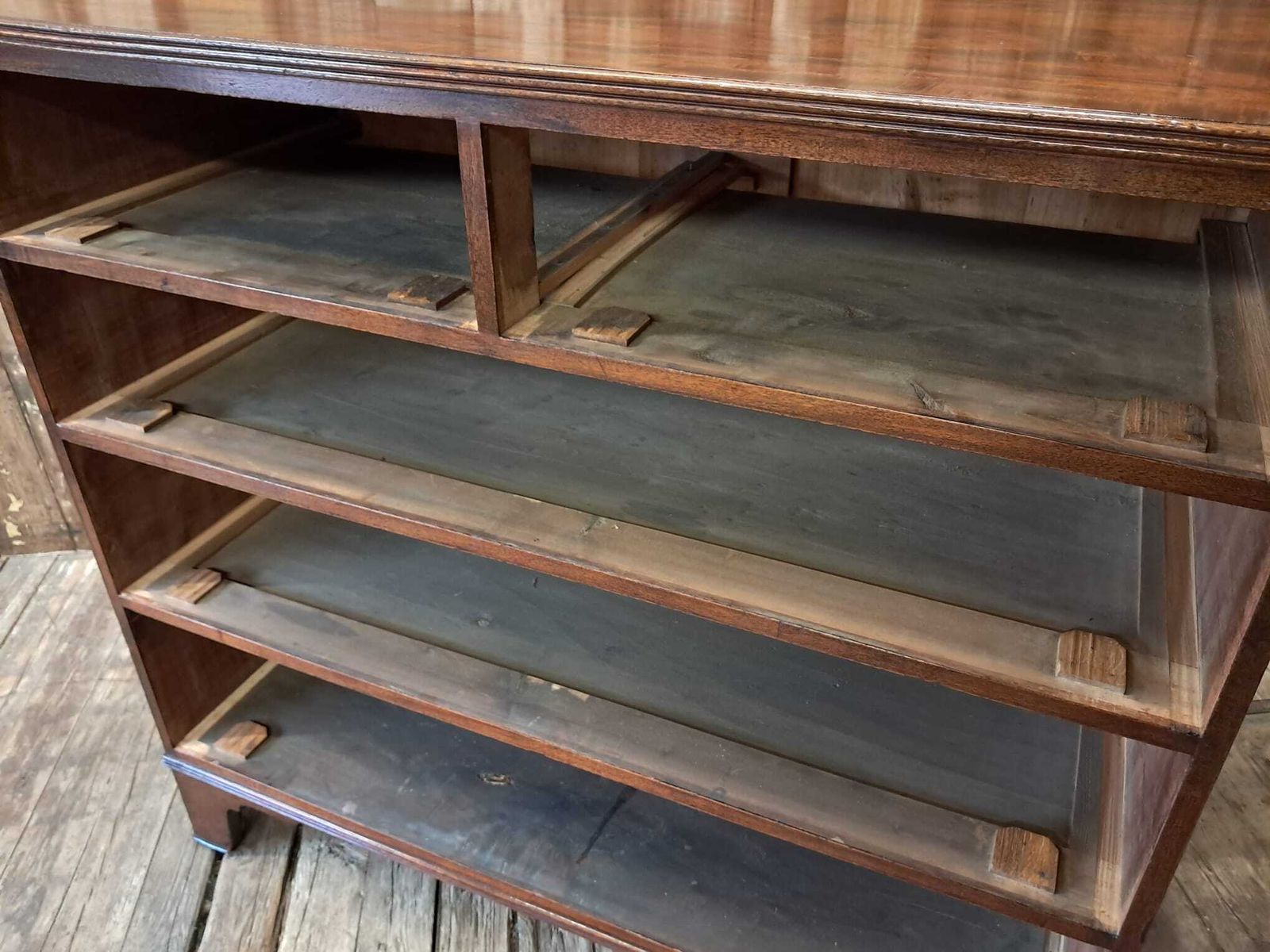 19th Century Mahogany Chest Of Drawers photo vinterior