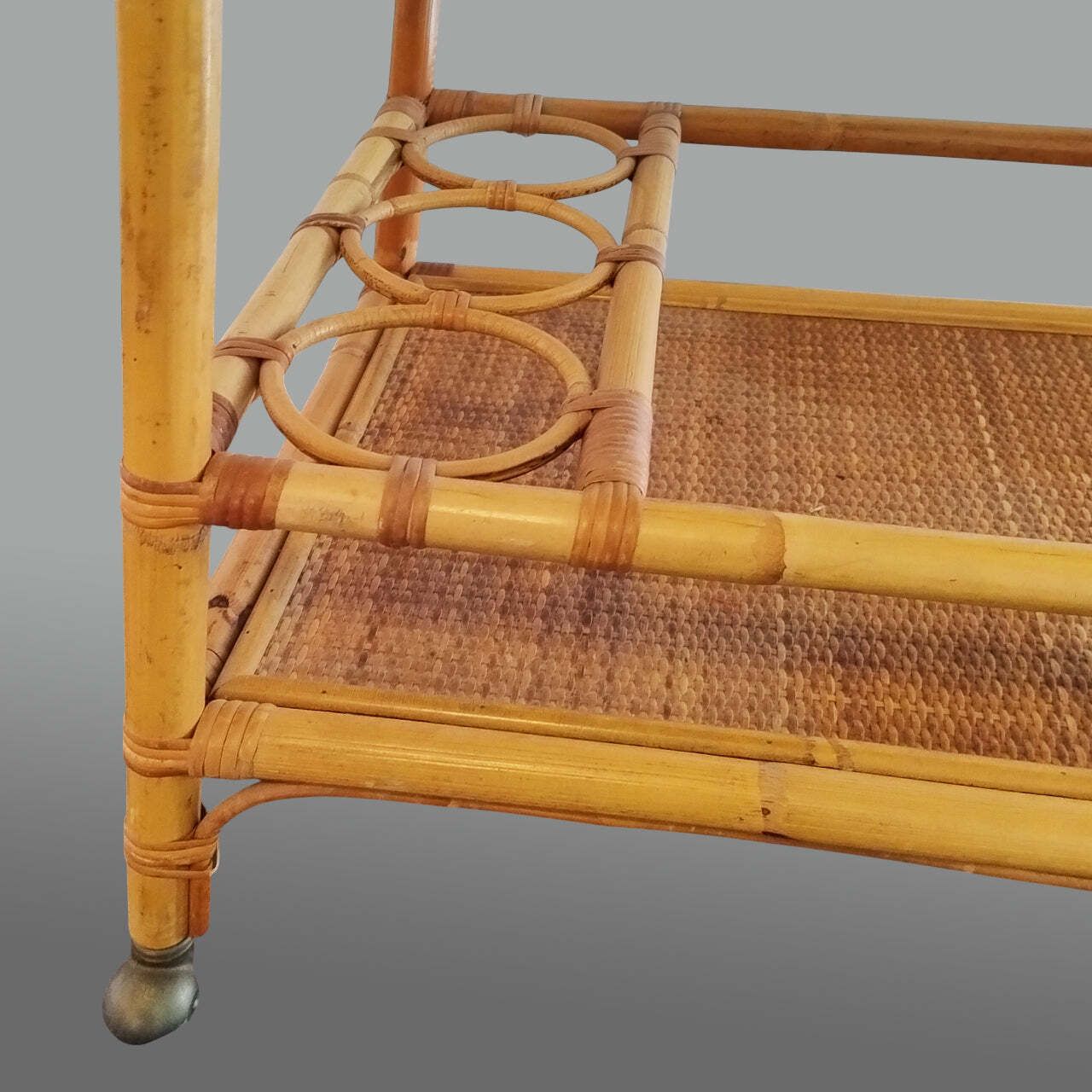 1960s Luxury Handcrafted And Elegant Bar Cart In Bamboo E Rattan. Made In Italy photo vintage