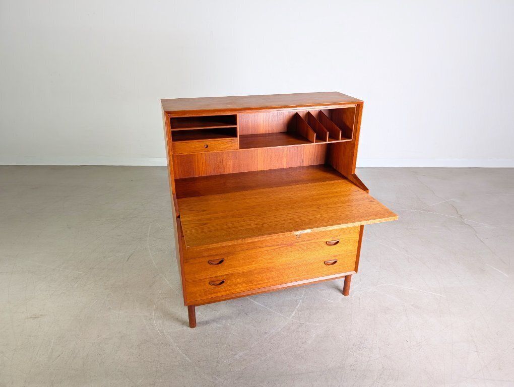 photo furniture Peter Hvidt Orla Mølgaard Nielsen Secretary Midcentury Søborg Teak
