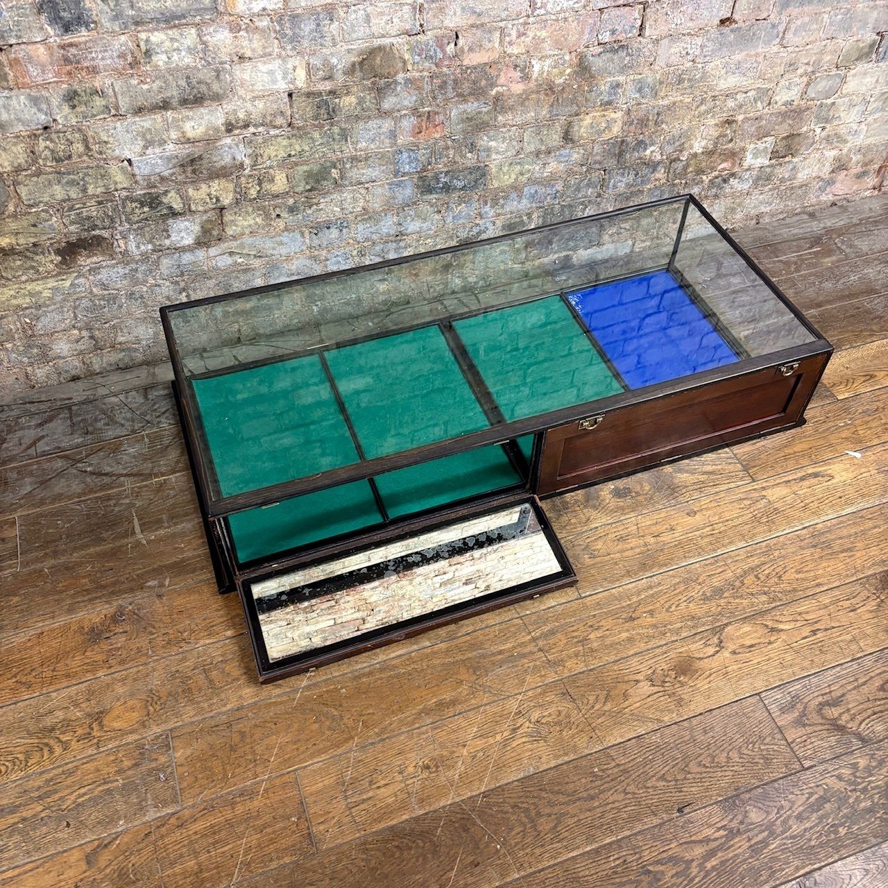 1910s F. Sage & Co. London Countertop Display Cabinet photo vinterior