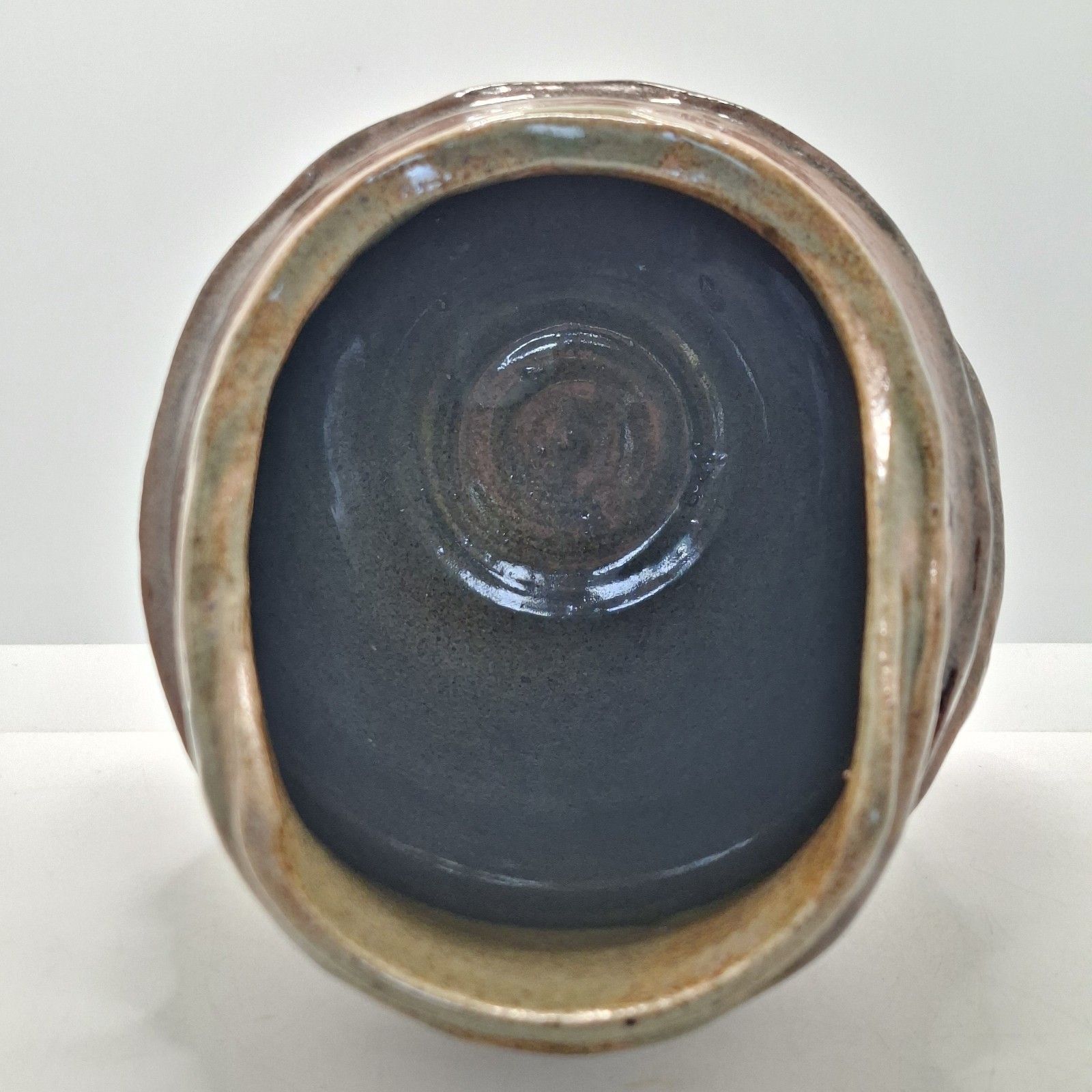 British Studio Pottery Trio Of Vases Graduating Handcrafted Brown Glaze Signed photo vinterior