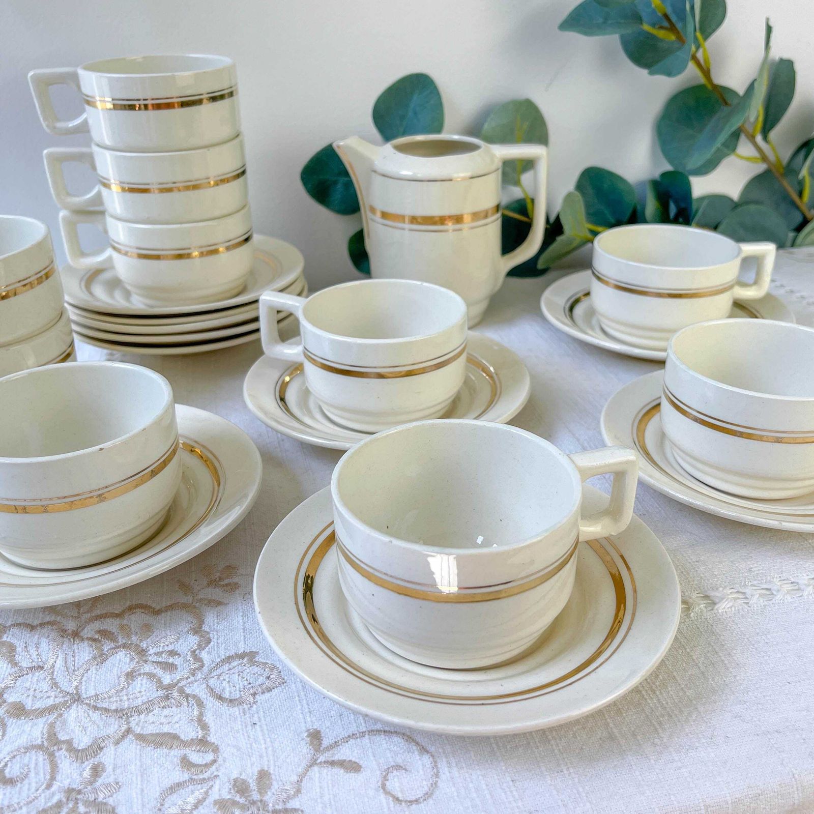 St Amand 10 Person Coffee Service – Vintage White And Gold Porcelain