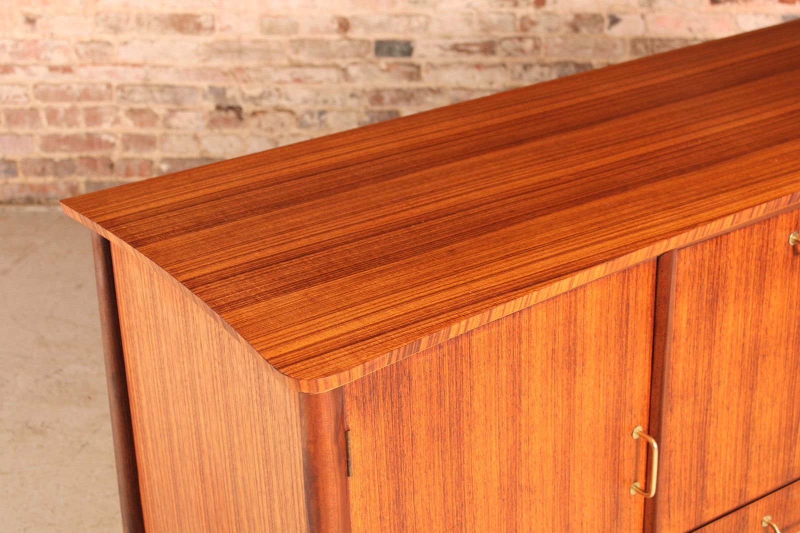 photo vintage Mid Century Tola And Teak Sideboard By Everest, Circa 1960s