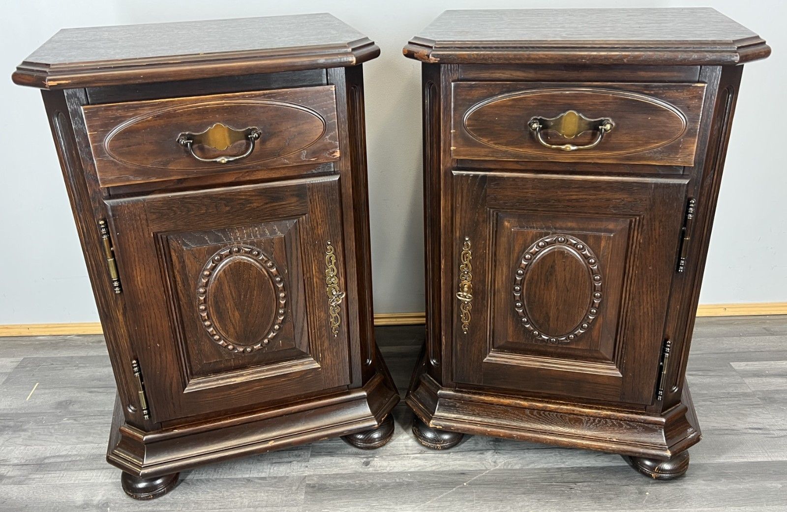 Pair Of  Bedside Tables Vintage French Nightstands Cabinets Carved Door Lot 4295