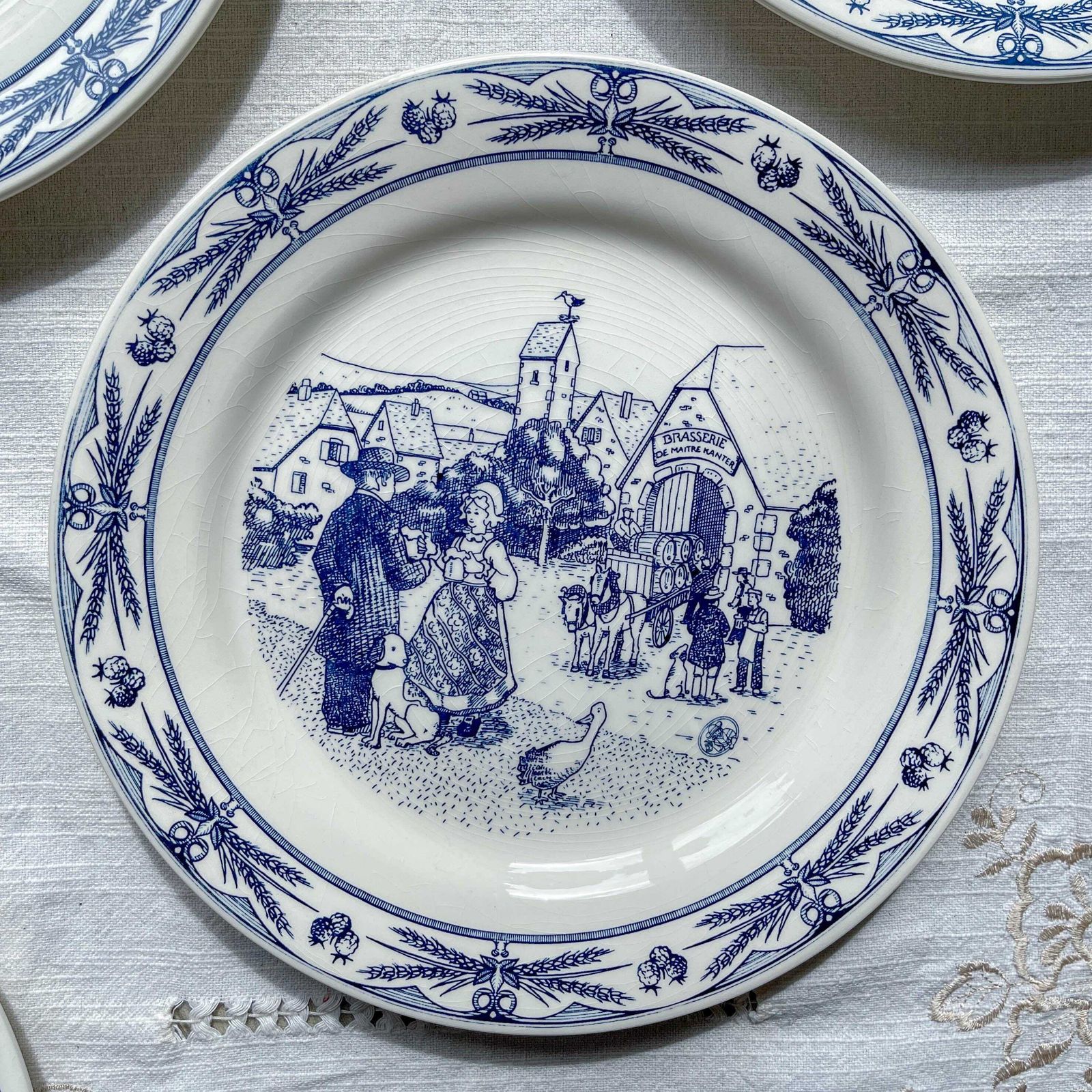 Set Of 7 Antique Gien Earthenware Dinner Plates   Ball Scene   Alsatian Village Festival   Decoration photo vintage