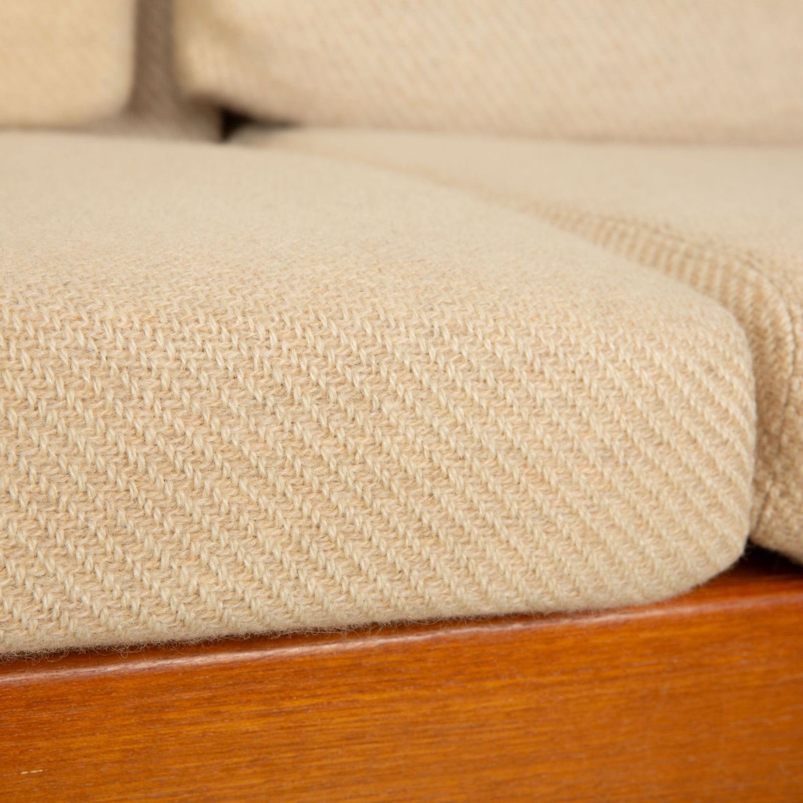 Canapé 2 places Dyrlund en bois et tissu, brun beige, mid-century photo for sale