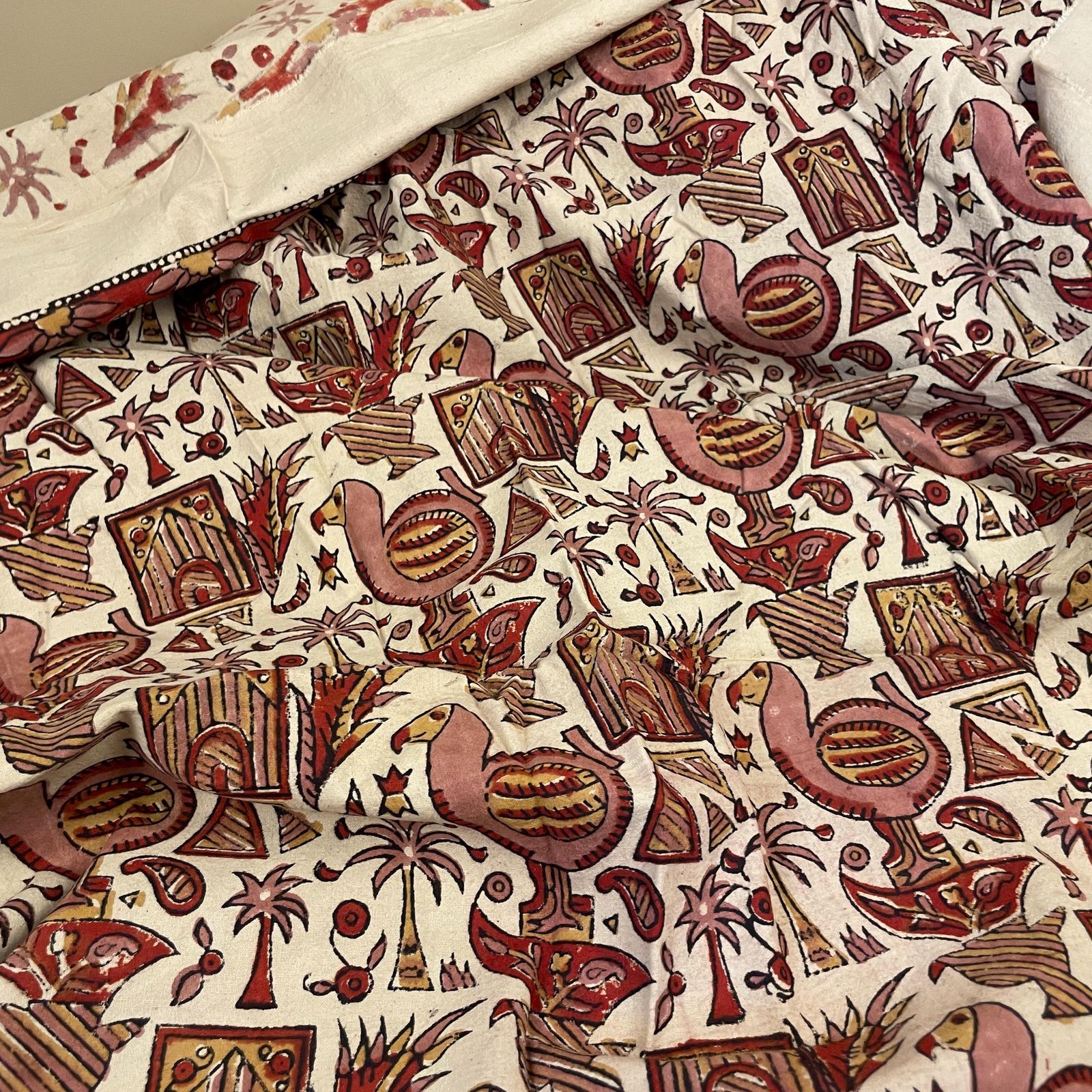 Hand Printed Indian Fabric 167x163cm Dodo Bird Pattern Block Pink Red Tapestry Cotton Handmade Craft Round Making Traditional Cloth India photo for sale
