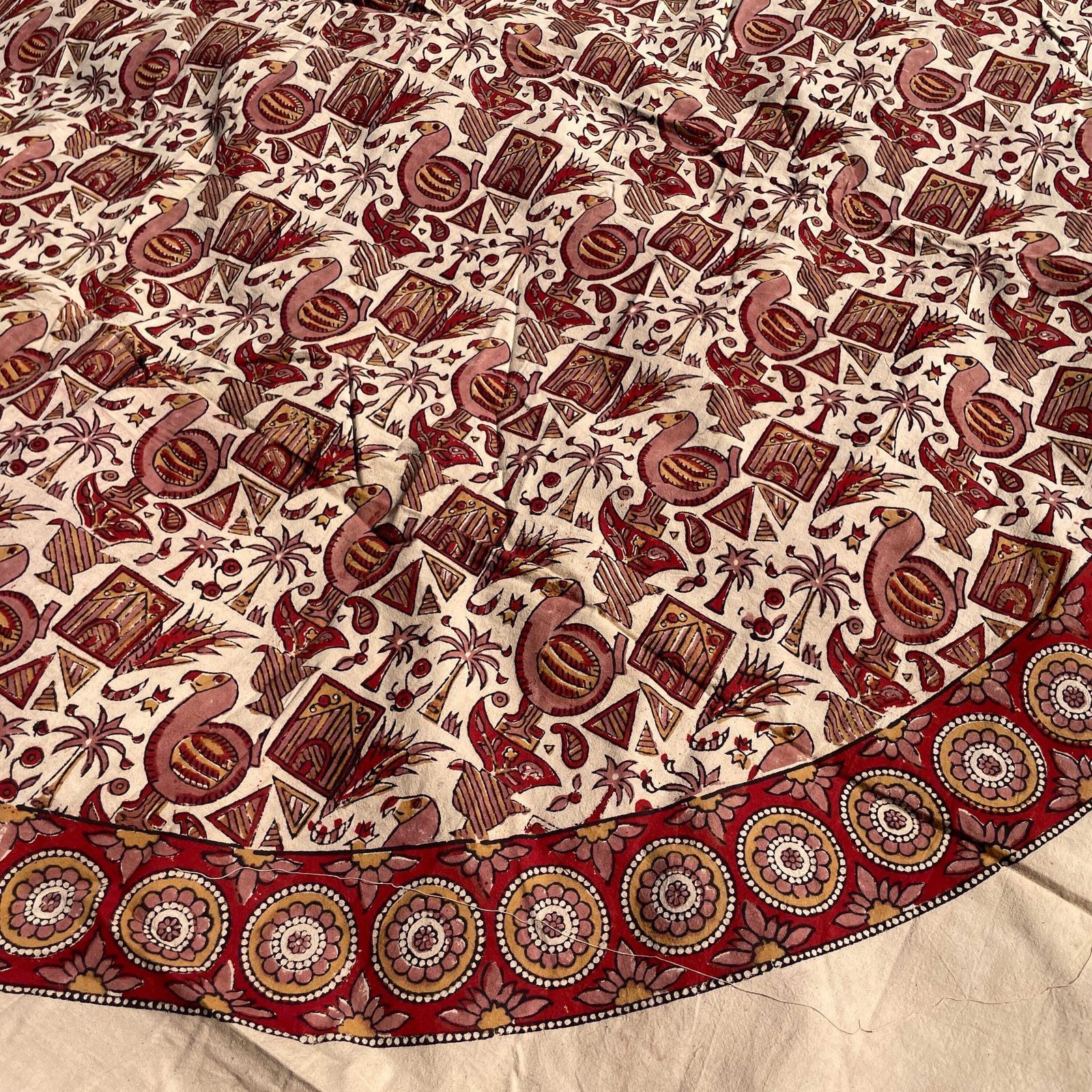 photo vinterior Hand Printed Indian Fabric 167x163cm Dodo Bird Pattern Block Pink Red Tapestry Cotton Handmade Craft Round Making Traditional Cloth India