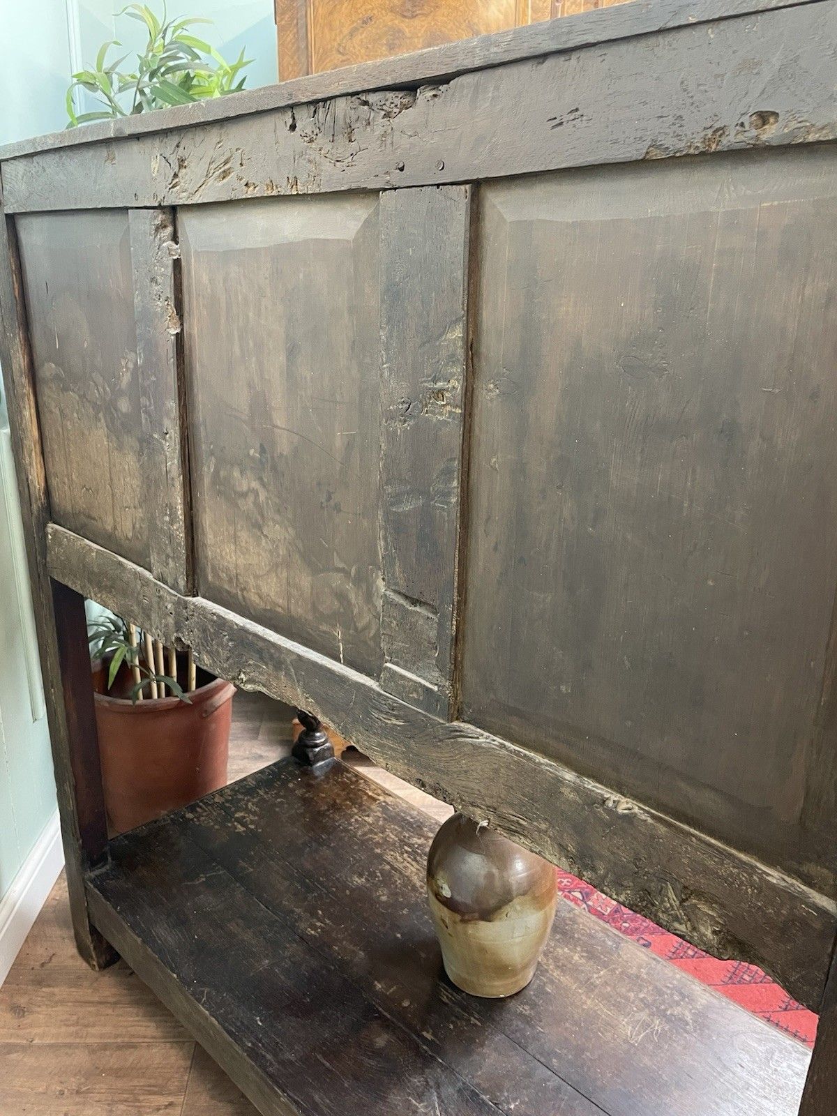 photo vinterior Stunning Antique 17th Century Highly Carved Oak Livery Cupboard, Buffet