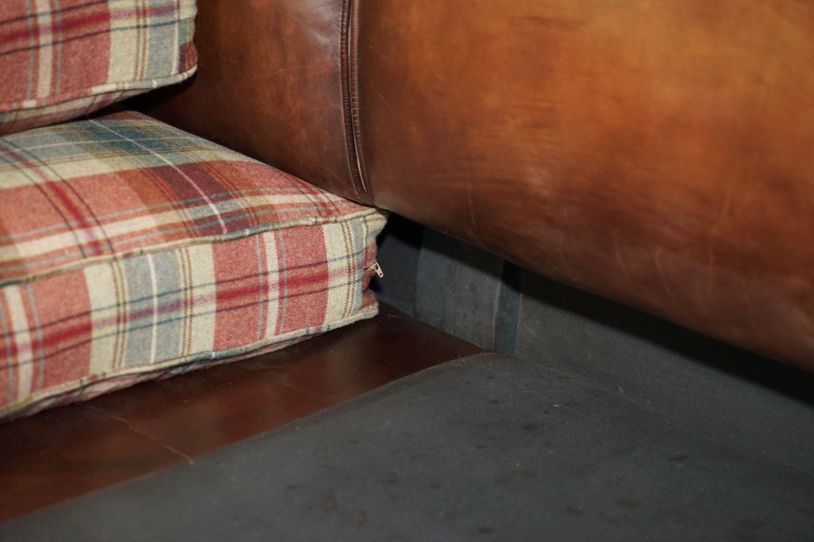 photo vinterior Fine George Smith Howard Brown Leather Signature Scroll Arm Sofa Tartan Cushions