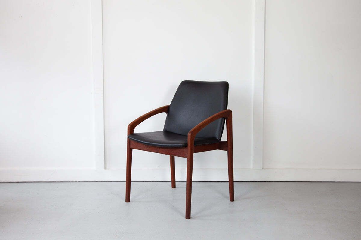 Model 23 Carver Chair By Henning Kjærnulf, Danish, Mid Century