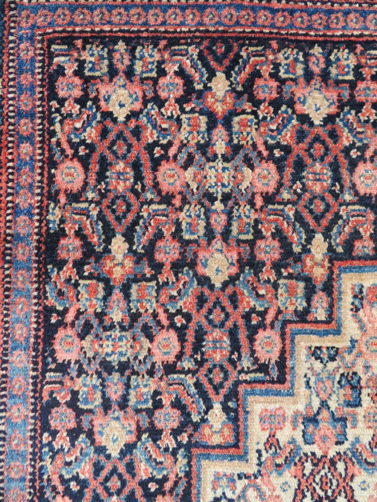 Kurdish Senneh Rug. 135cm X 102cm. photo 409.0