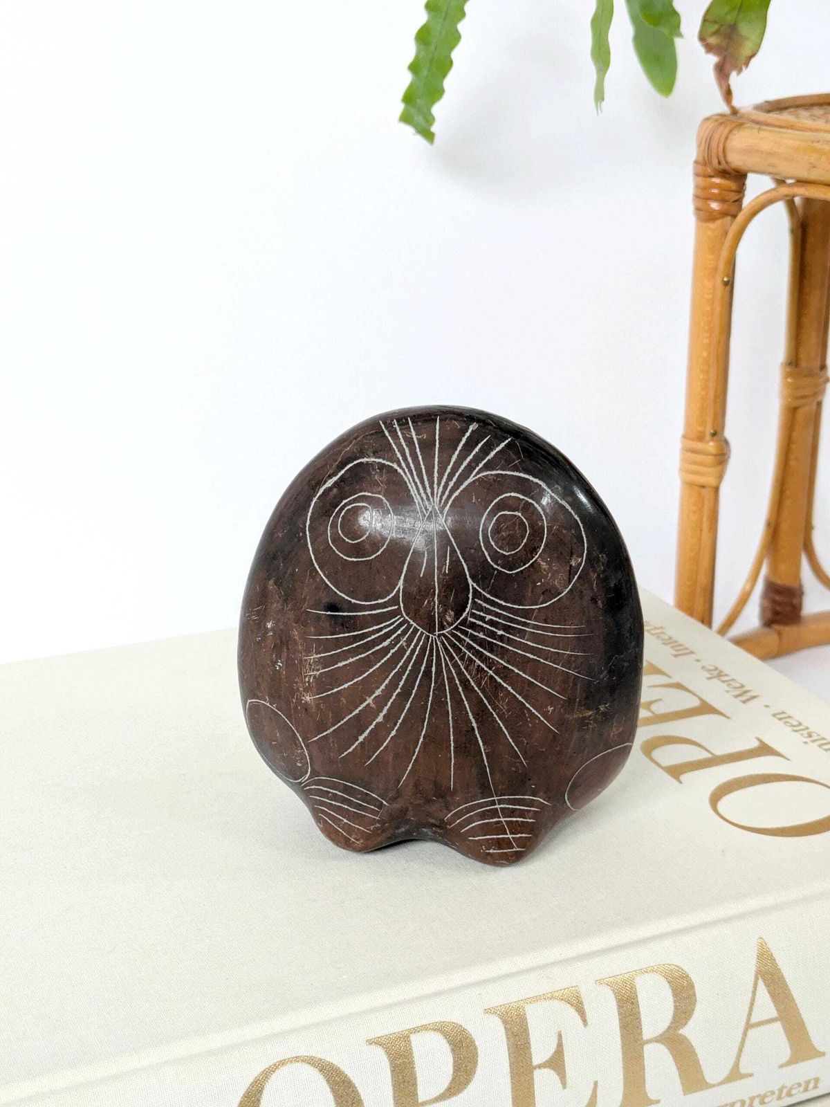 photo vintage Vintage Mexican Barro Negro Owl Figurine, Oaxaca Black Clay Pottery, Hand Carved Sgraffito Folk Art, 1970s