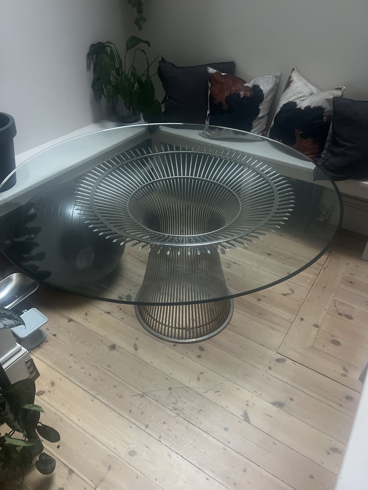 Knoll Dining Table