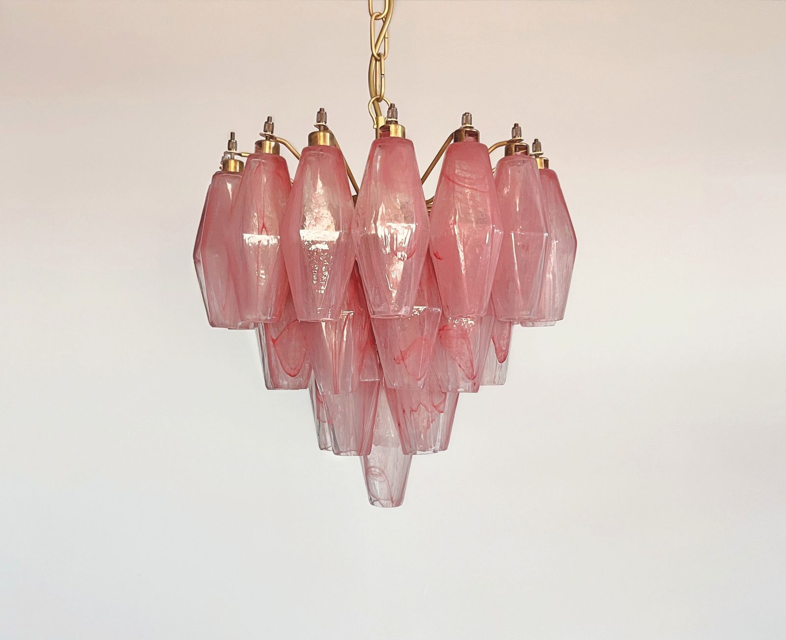 Elegant Murano Alabaster Pink Poliedri Chandelier   Carlo Scarpa Design