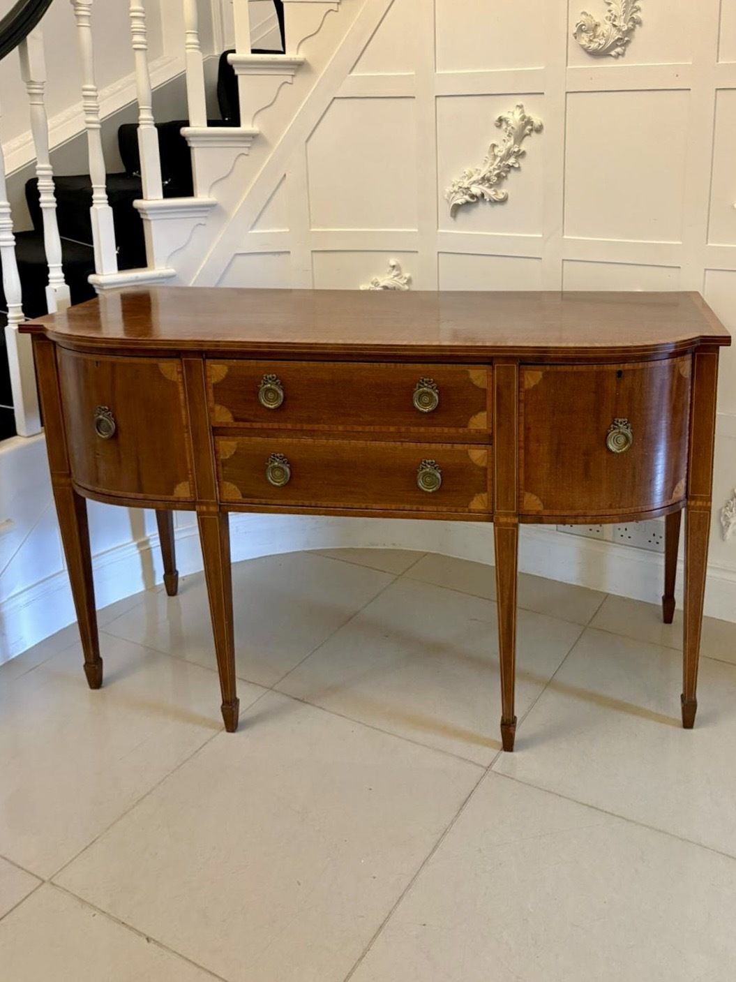 Antique Quality Mahogany And Satinwood Crossbanded Sideboard