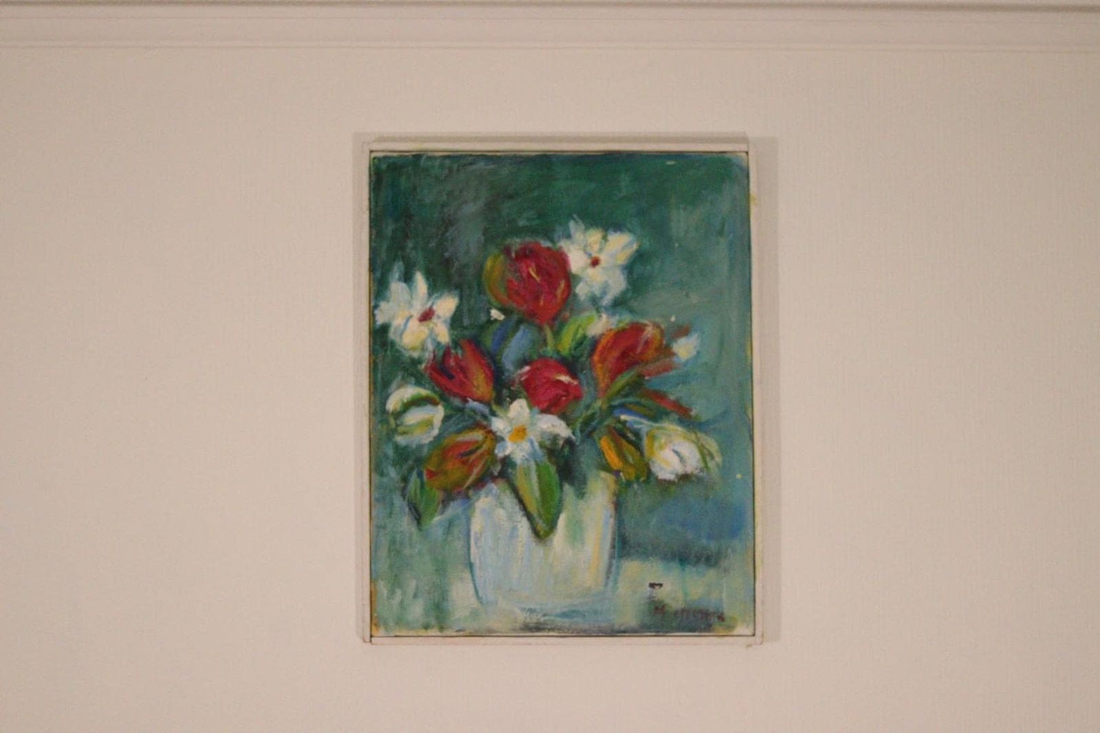 Original Swedish Oil On Canvas – “Vase And Flowers” By M. Hernek – Vintage & Framed  42 × 54 Cm (16.5" × 21.3") photo furniture