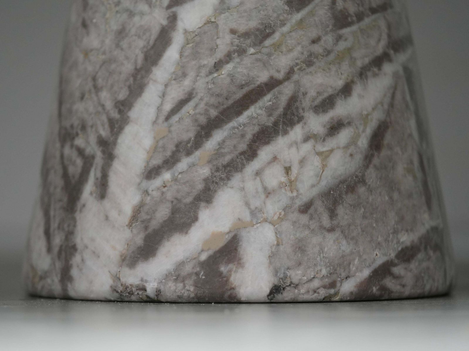 Angelo Mangiarotti 'M1' Dining Table For Skipper In Light Grey / Light Brown Marble, 1969 photo vinterior