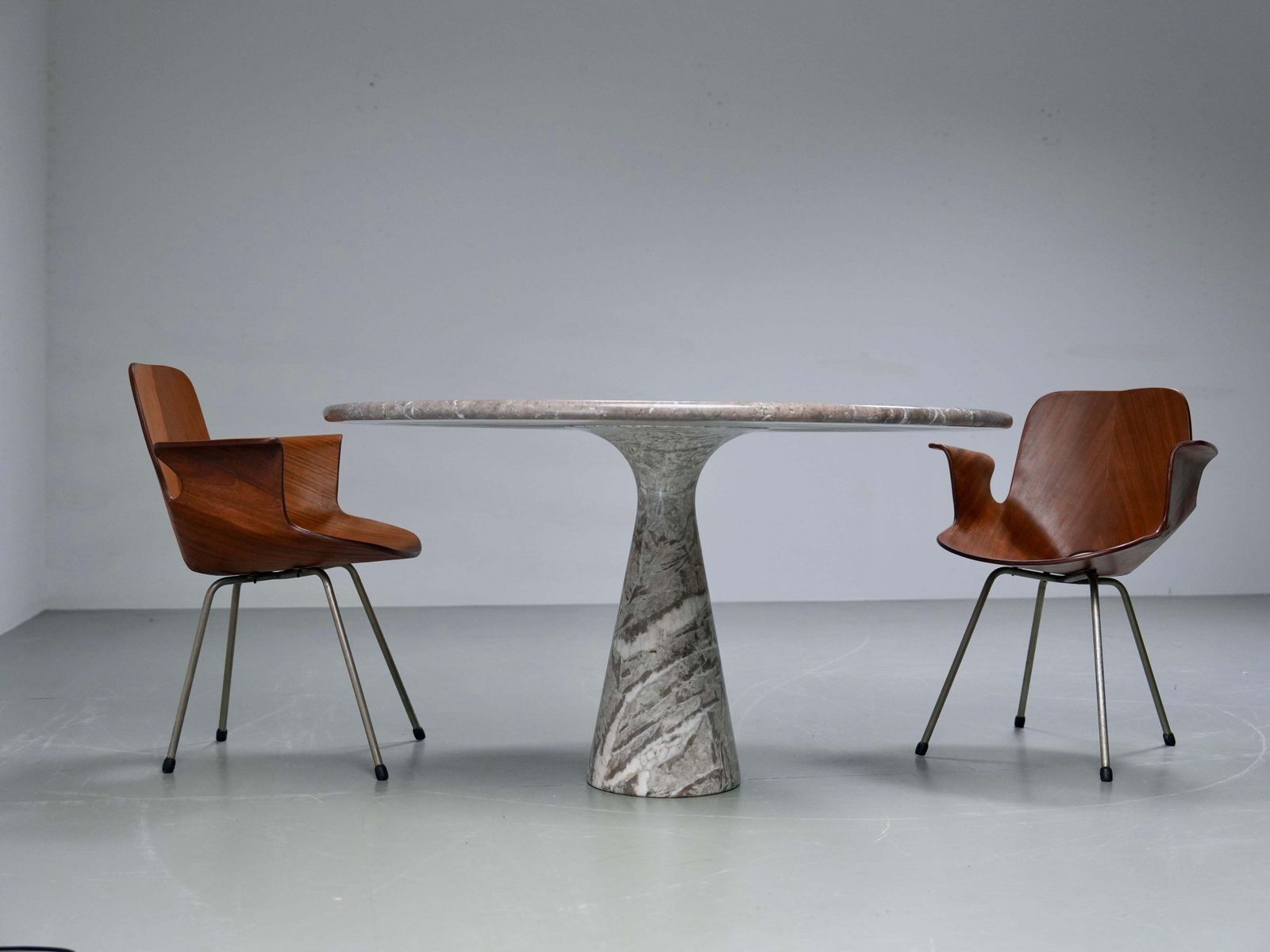 Furniture Angelo Mangiarotti 'M1' Dining Table For Skipper In Light Grey / Light Brown Marble, 1969 photo