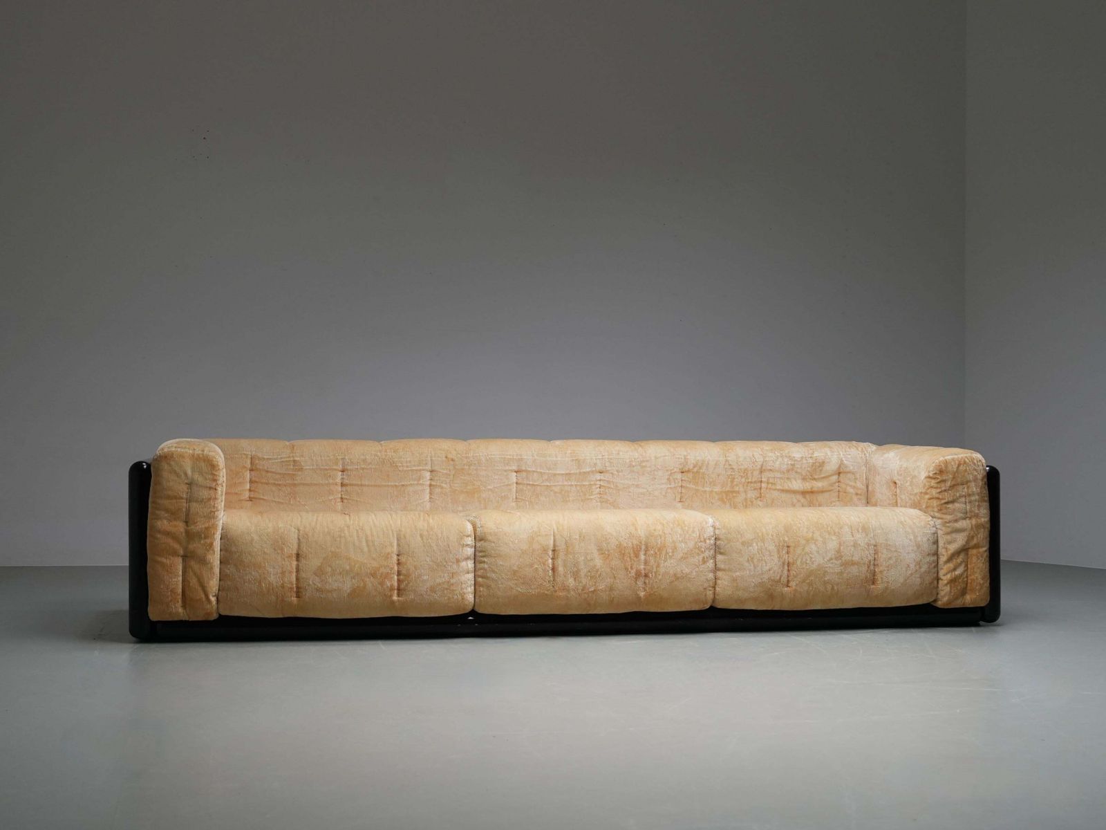 Carlo Scarpa "Cornaro" Three Seater Sofa In Velvet, Italy, 1970's photo 29000.0