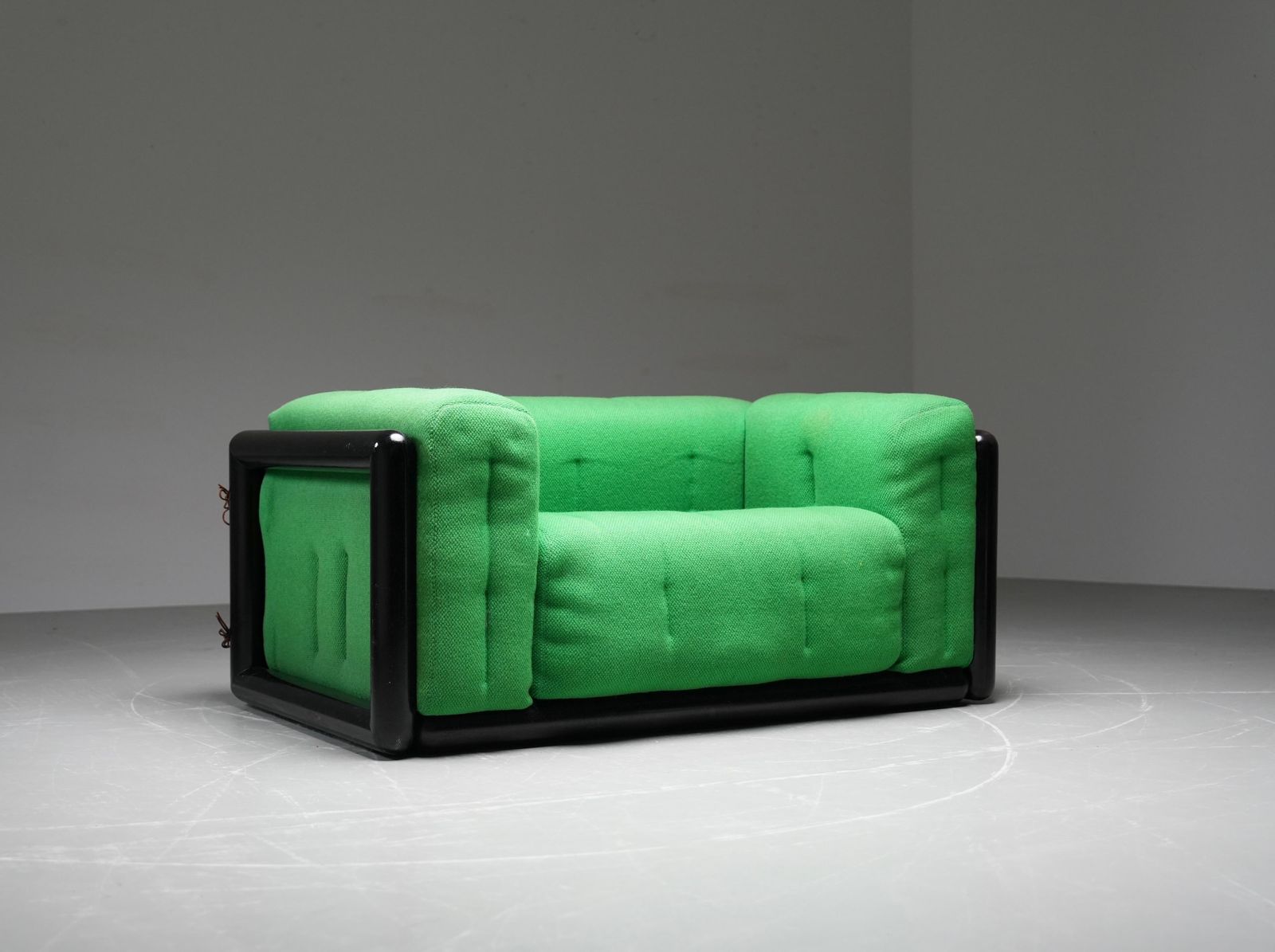 Set Of 2 Carlo Scarpa 'Cornaro' Sofas In Iroko Wood And Fabric, Italy, 1970's photo vintage