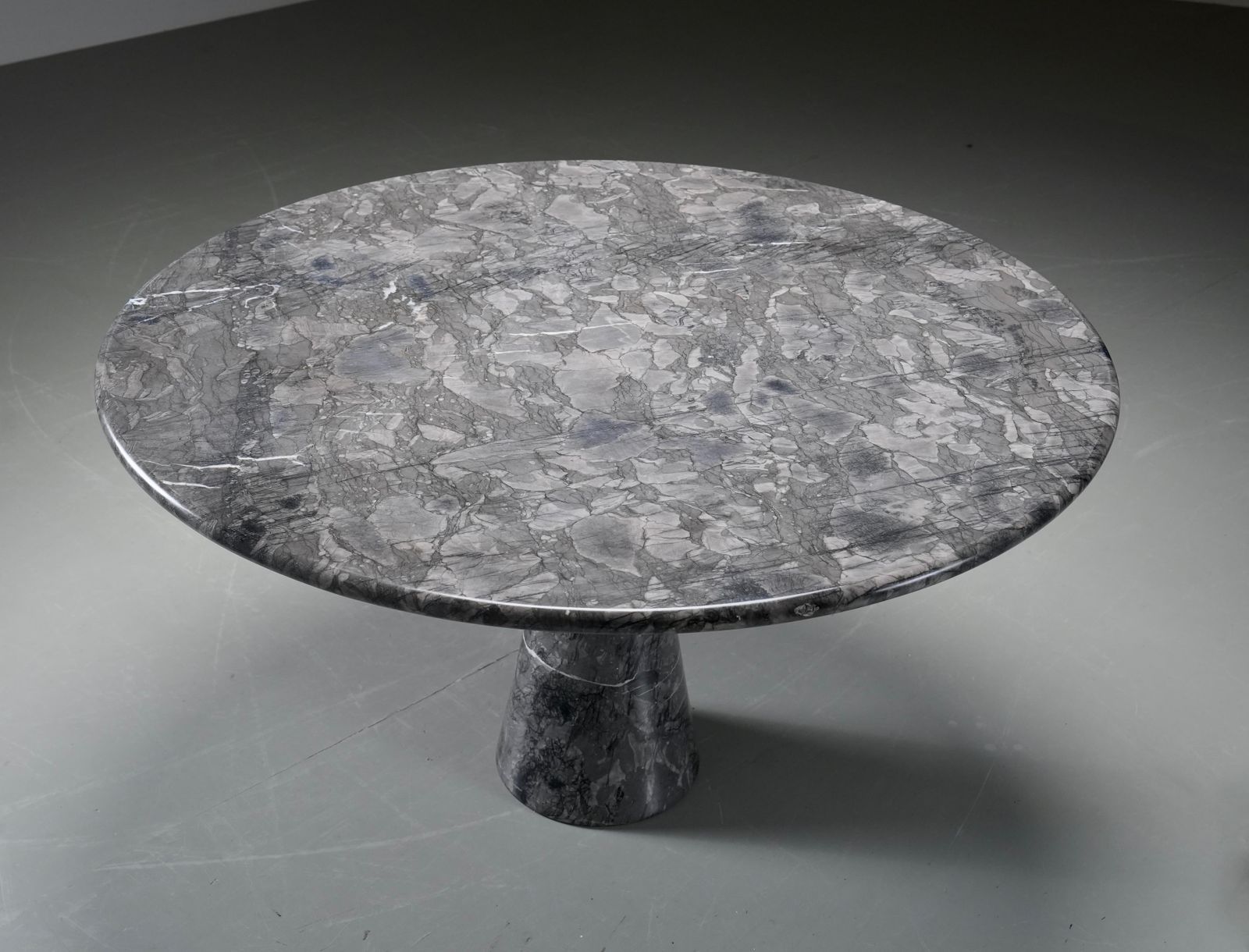 photo furniture A. Mangiarotti M1 Dining Table For Tisettanta Early Production In Marble, 1969