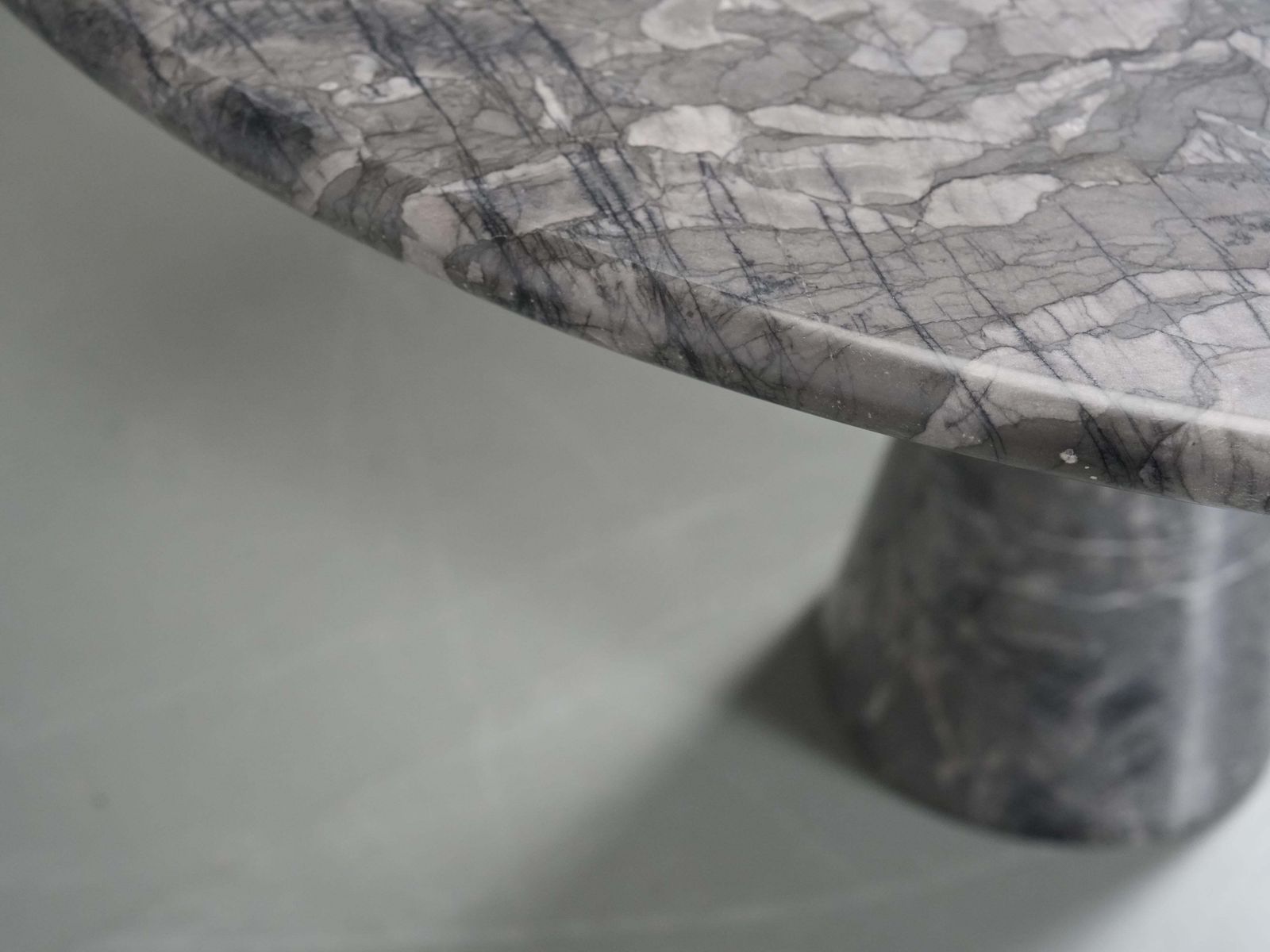 photo vinterior A. Mangiarotti M1 Dining Table For Tisettanta Early Production In Marble, 1969