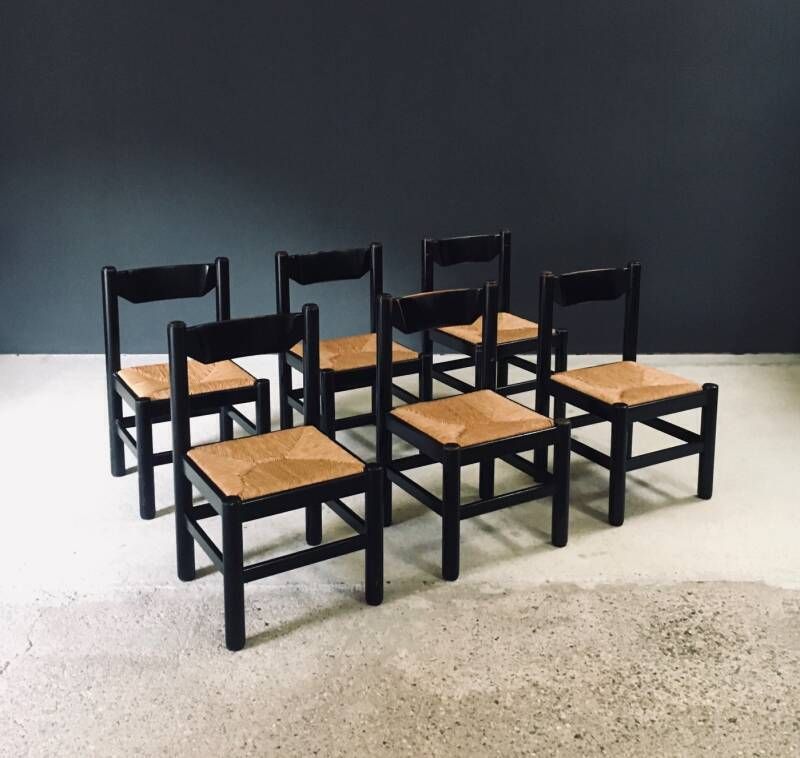 photo furniture Mcm Design "Carimate" Stijl Eetkamerstoelen, Italië, Ca. Jaren 1970