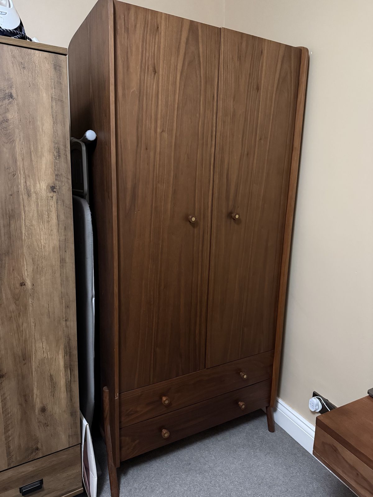 Heals Novak Wardrobe