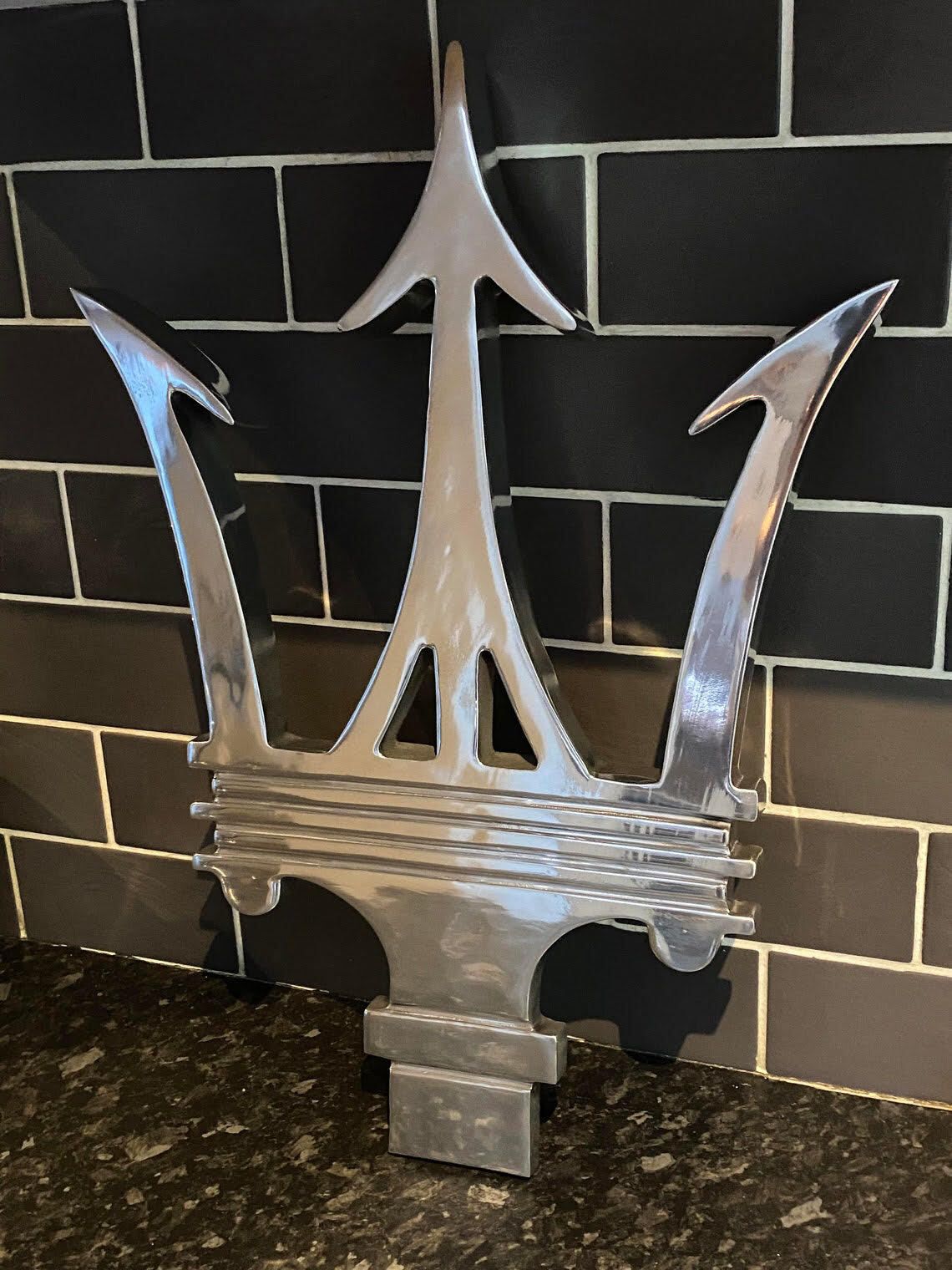 Extra Large Maserati Trident Dealership Garage Sign Ornament Statue Showroom Sculpture Dealer Mascot Aluminium Art Maserati 3200 4200 Ghibli Grecale photo 795.0