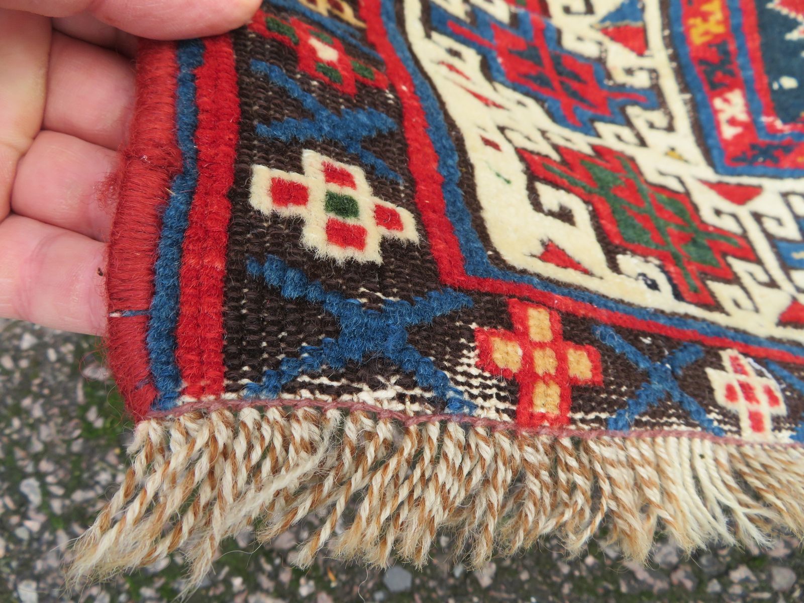 photo vinterior Caucasian Kazak Rug. 209cm X 102cm.