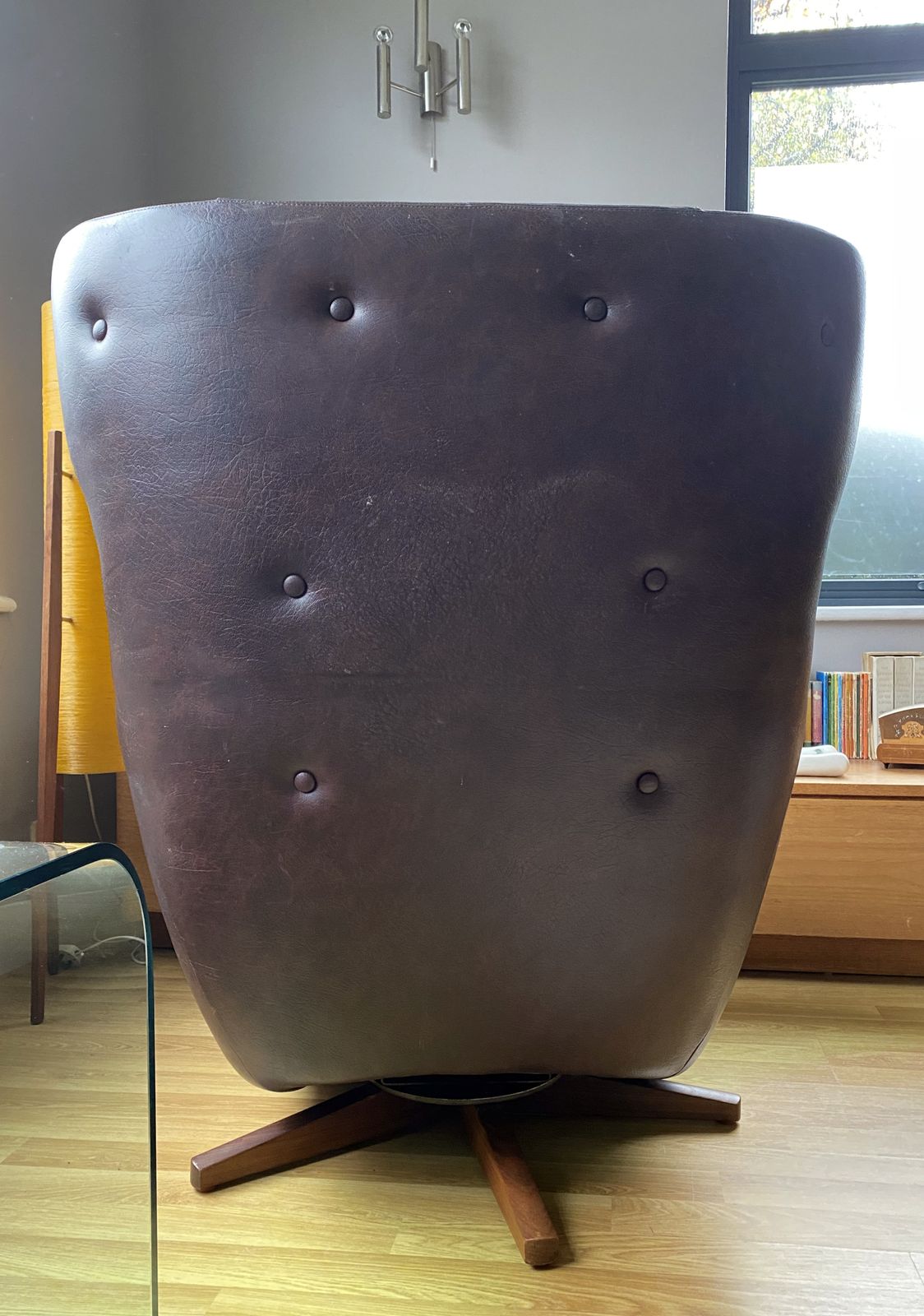 photo furniture Parker Knoll Statesman Chair Tilt/Swivel Wooden Base, Brown Leather