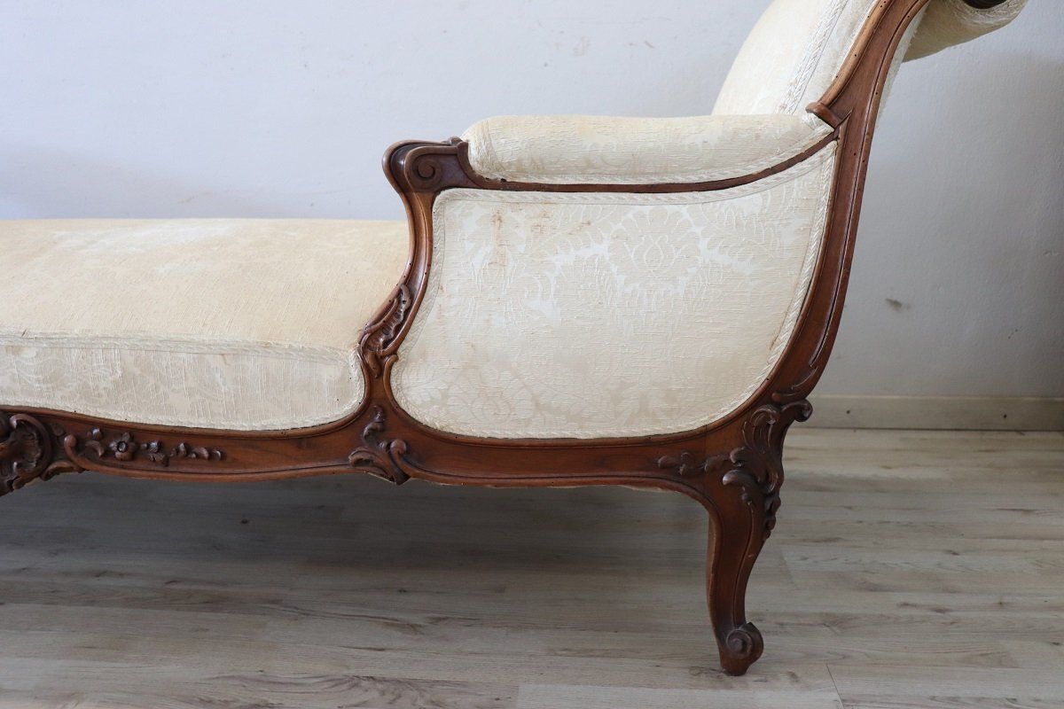 Furniture Antique Chaise Lounge In Walnut, 1800s photo