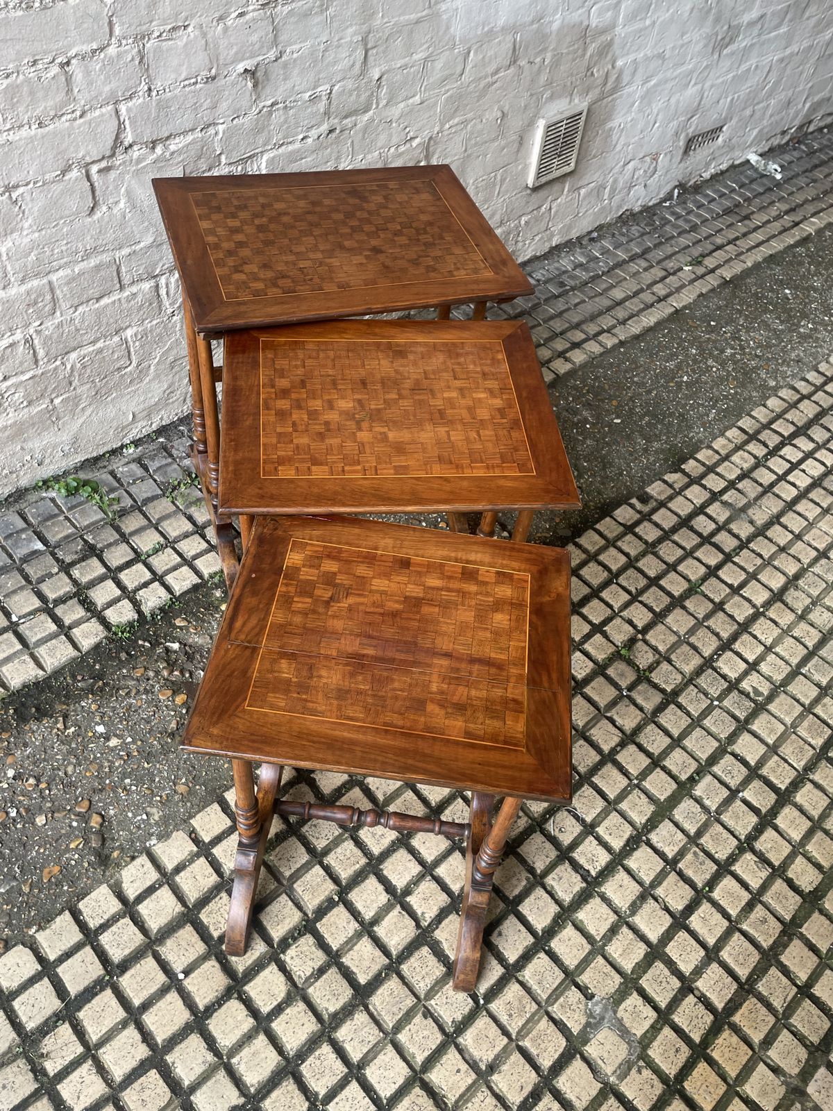 Antique Nest Of 3 Mahogany Tables With Chequered Parquetry Detailing