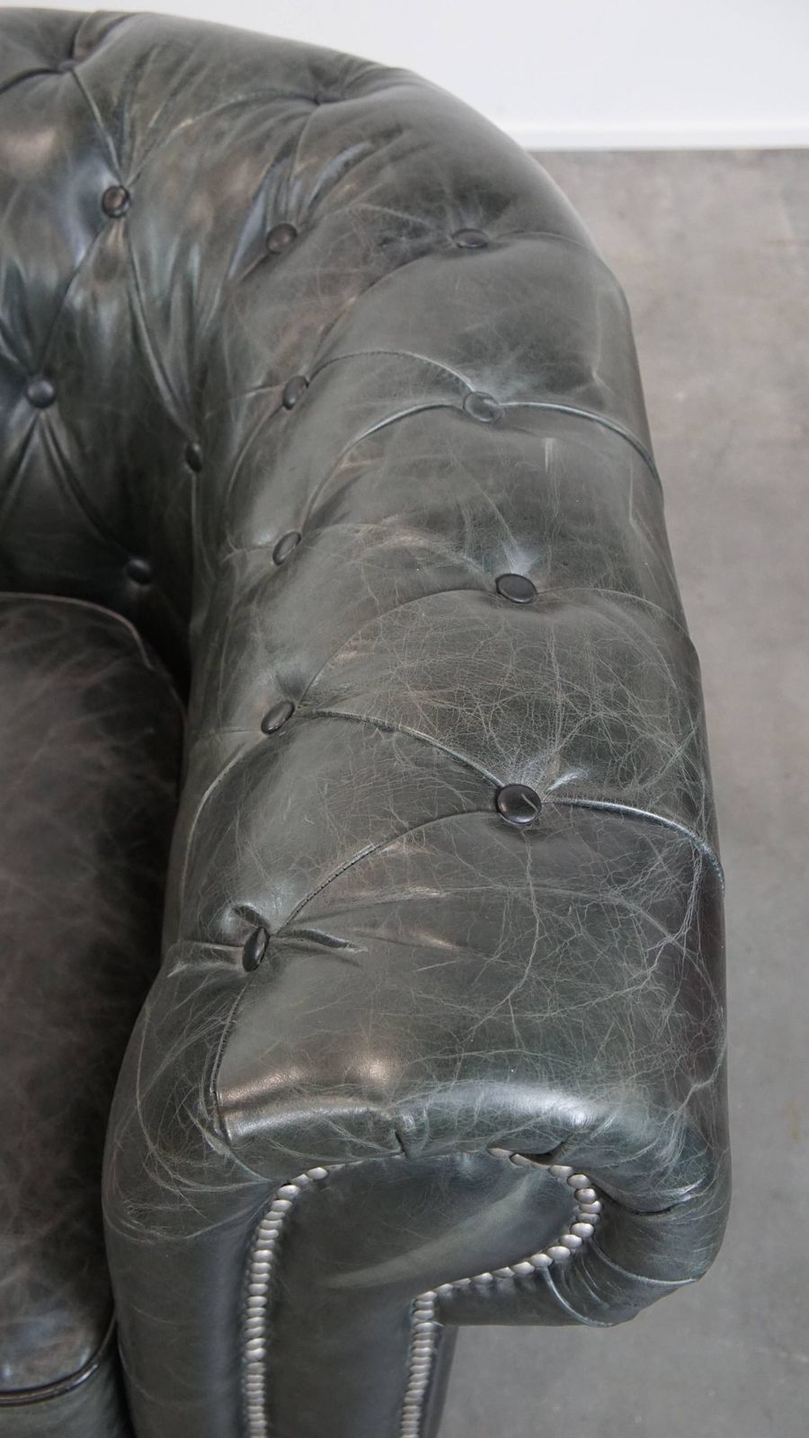 photo furniture Timeless And Classic Set Of Spacious Black Chesterfield Armchairs Made Of Characterful Grained Cowhide