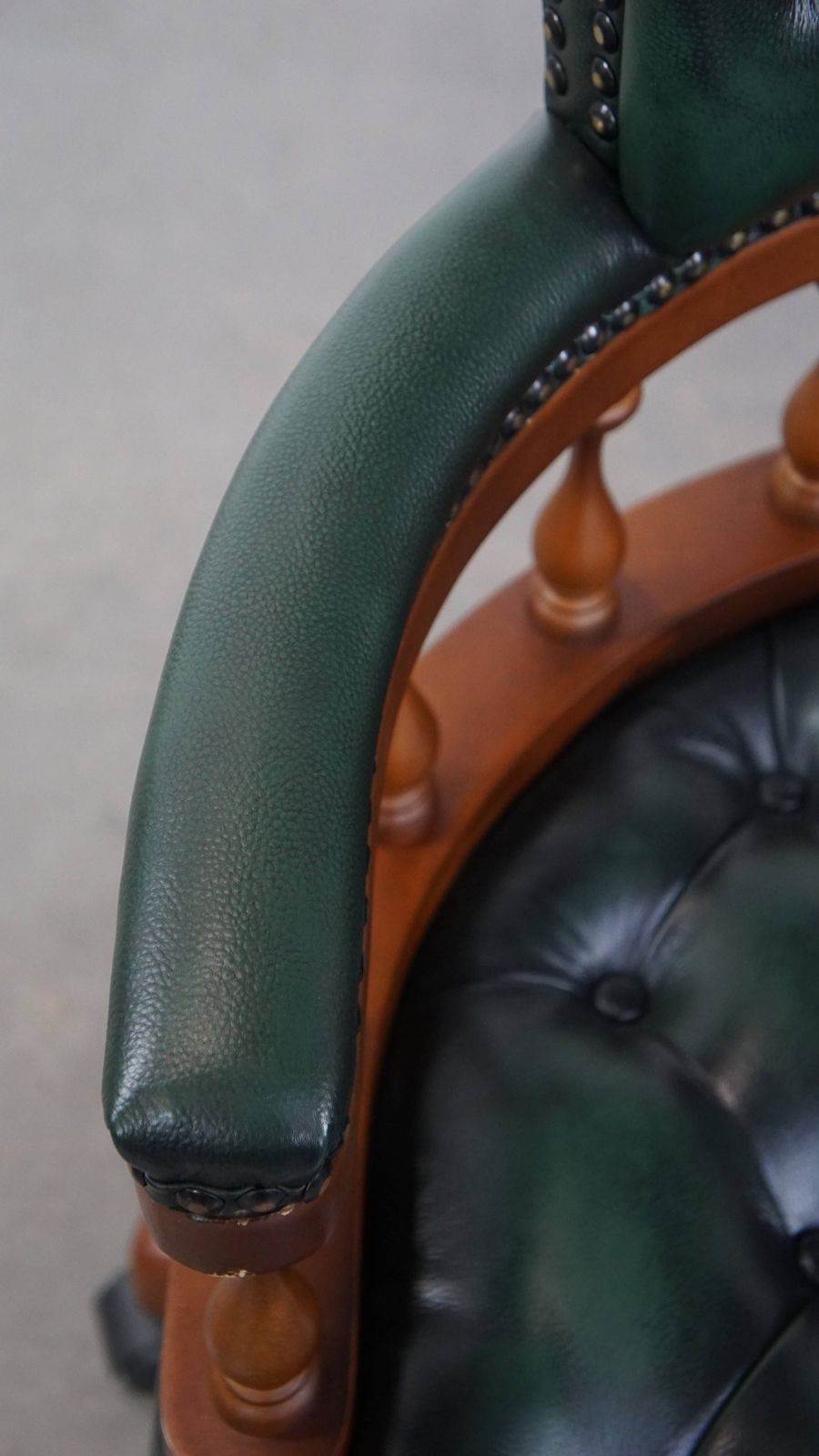 Stylish Functional Dark Green Chesterfield Office Chair In Cowhide Leather And Wood On Wheels photo buy