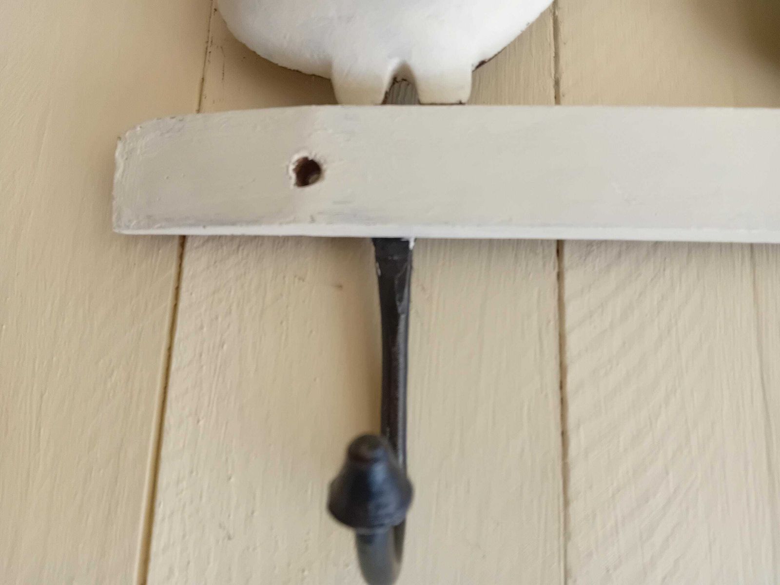 photo furniture Vintage Wooden Duck Coat Hooks: Rustic French Decor, Set Of 3