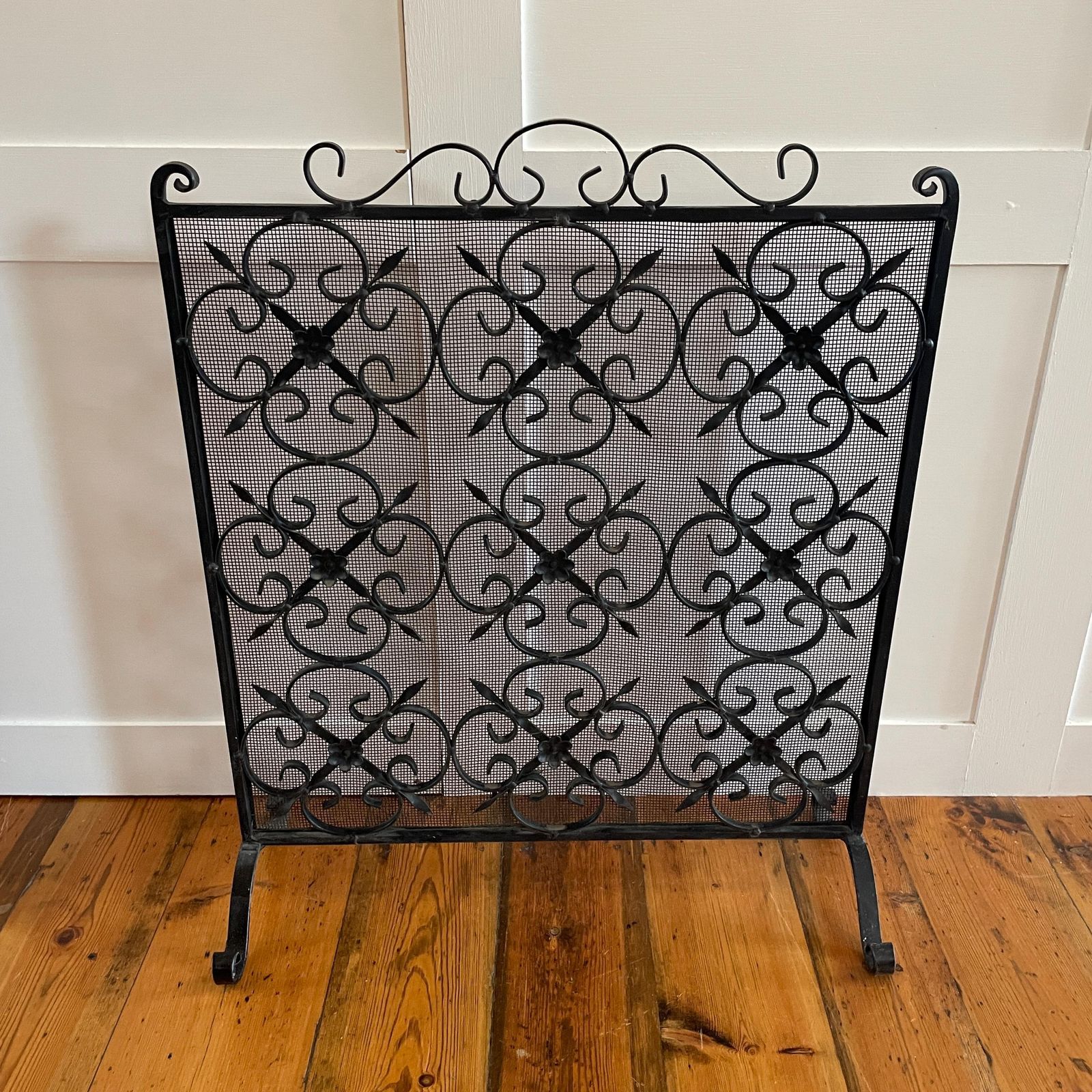 Antique Fireguard Fireplace Screen Metal Cast Iron Black Vintage Fire Guard Victorian Ornate Freestanding Patterned Rectangle Mesh Wrought