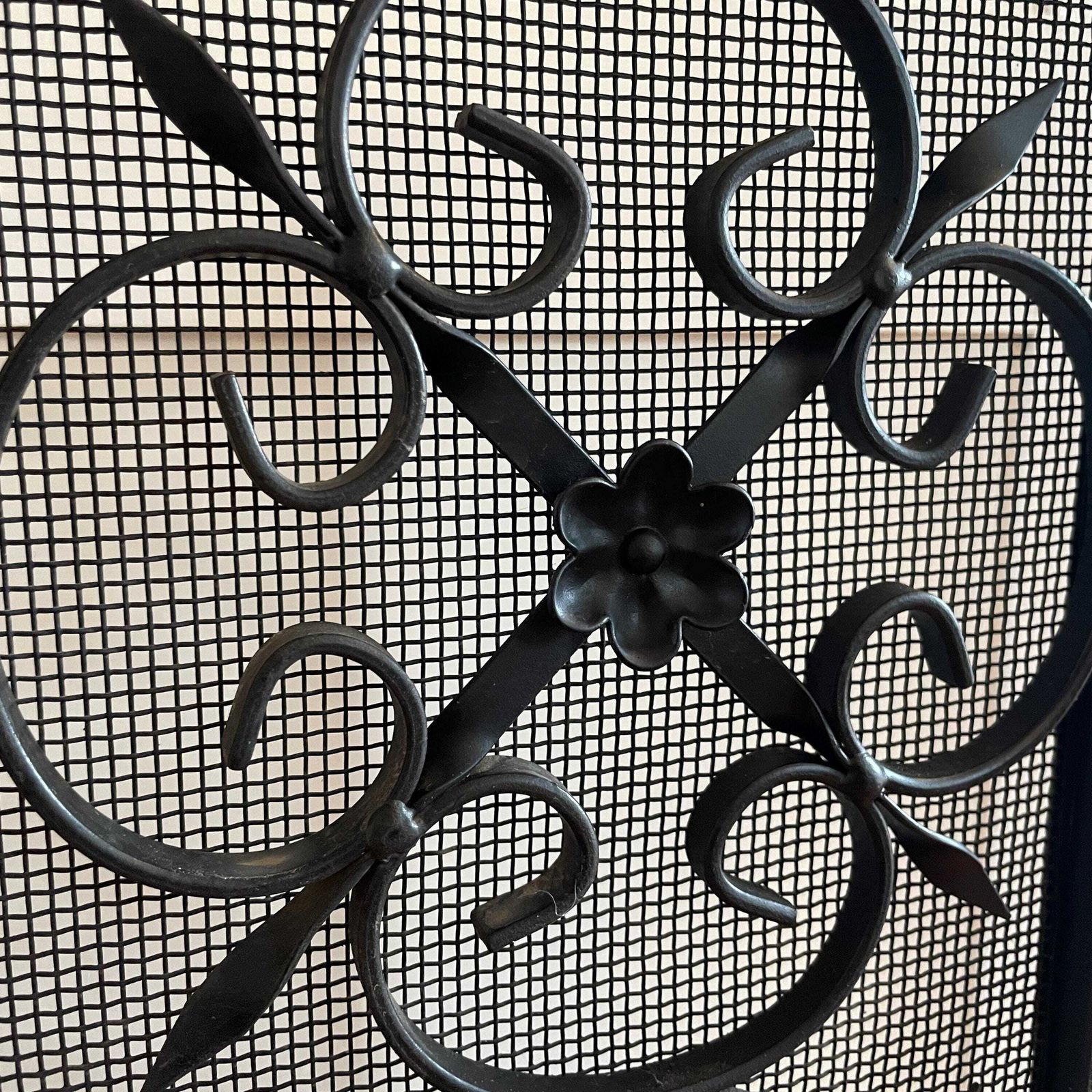 Antique Fireguard Fireplace Screen Metal Cast Iron Black Vintage Fire Guard Victorian Ornate Freestanding Patterned Rectangle Mesh Wrought photo 125.0