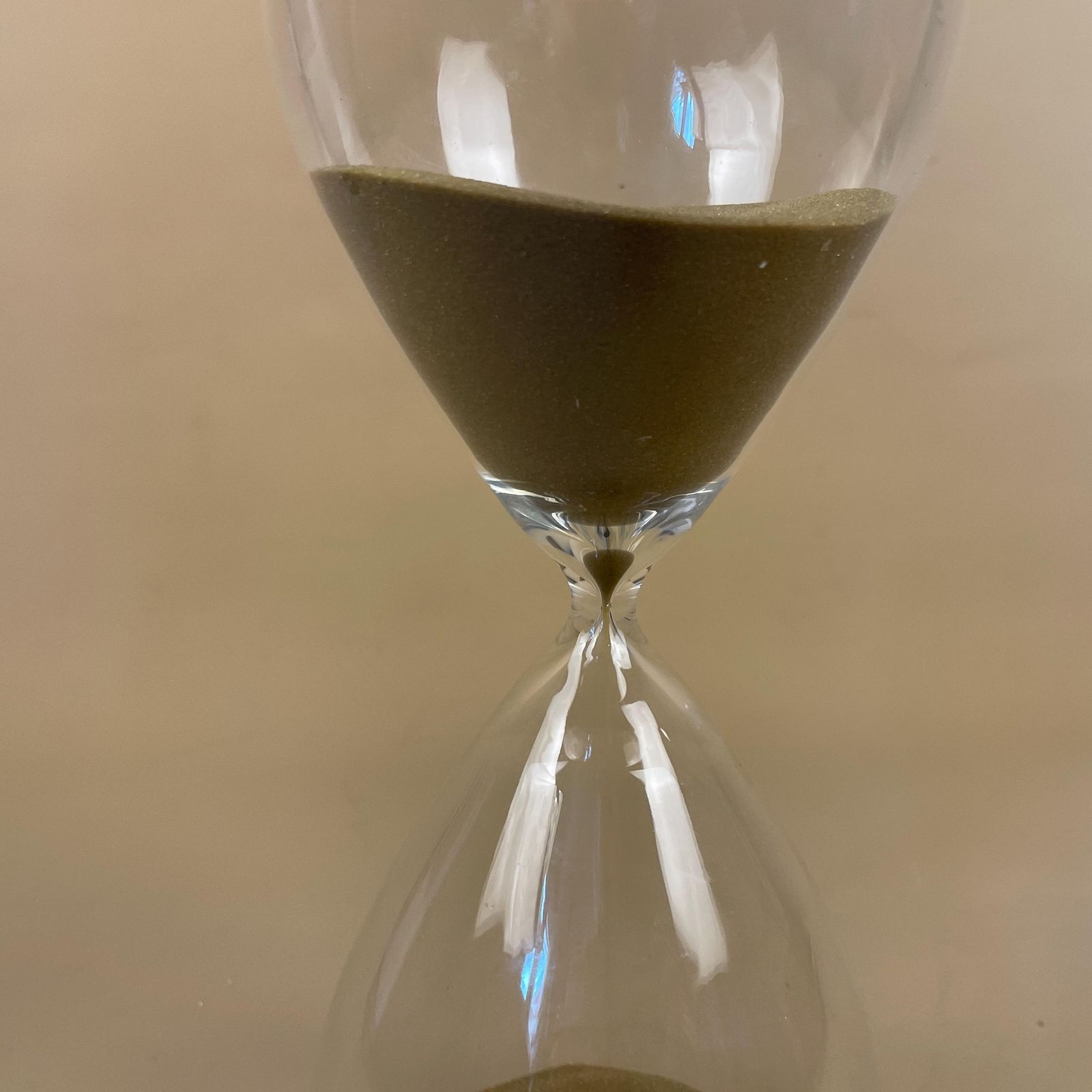 Modern Sand Timer Glass Sleek Design Decorative Desk Table Ornament Clock Home Office Decor Nautical Retro Style Timeless Hourglass photo Home Decor