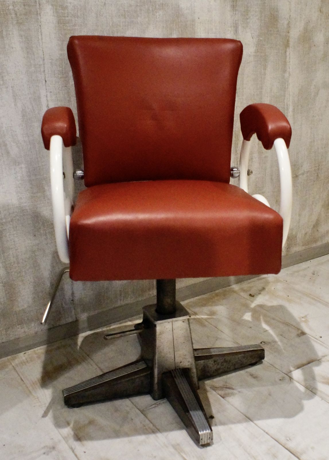 photo furniture Art Deco Style Barbers Chair, 1930s
