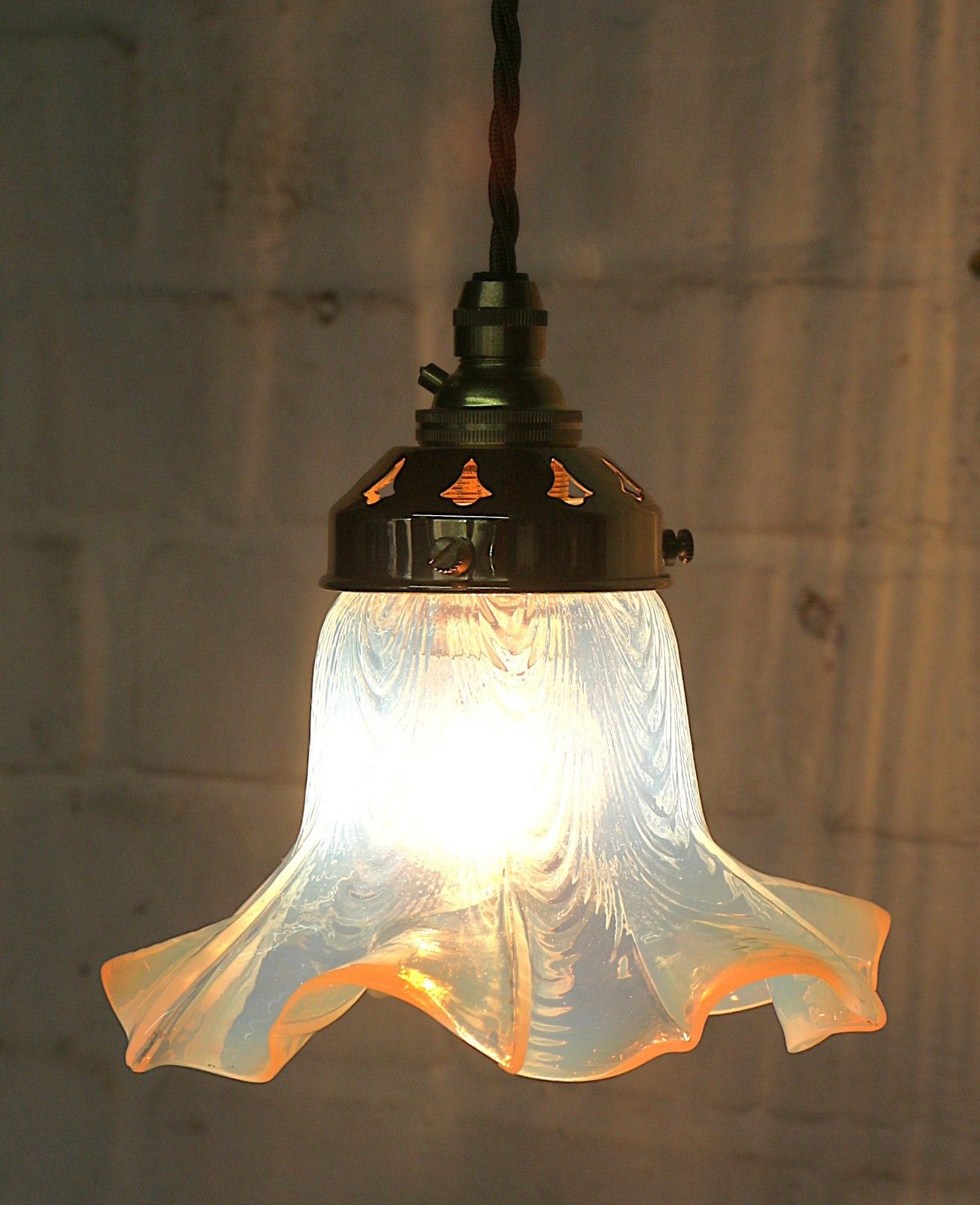 Ceiling Light An Antique Small Glass Opalescent Frilled Lampshade New Fittings