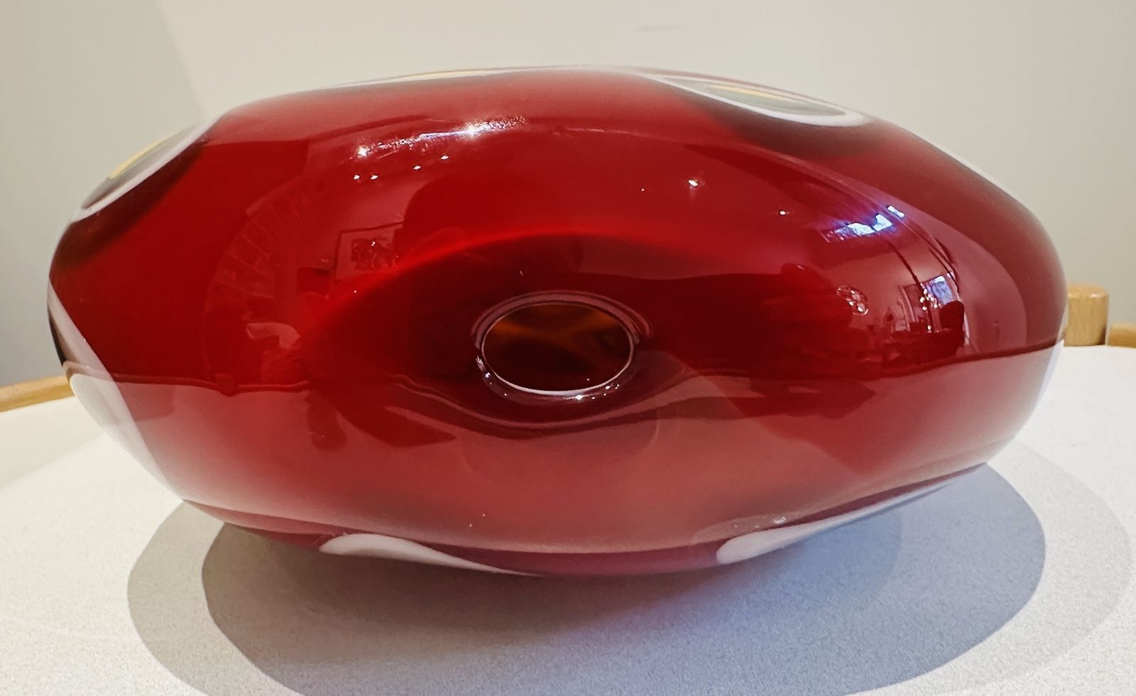 photo furniture 1990s American Contemporary Decorative Art Glass Vase