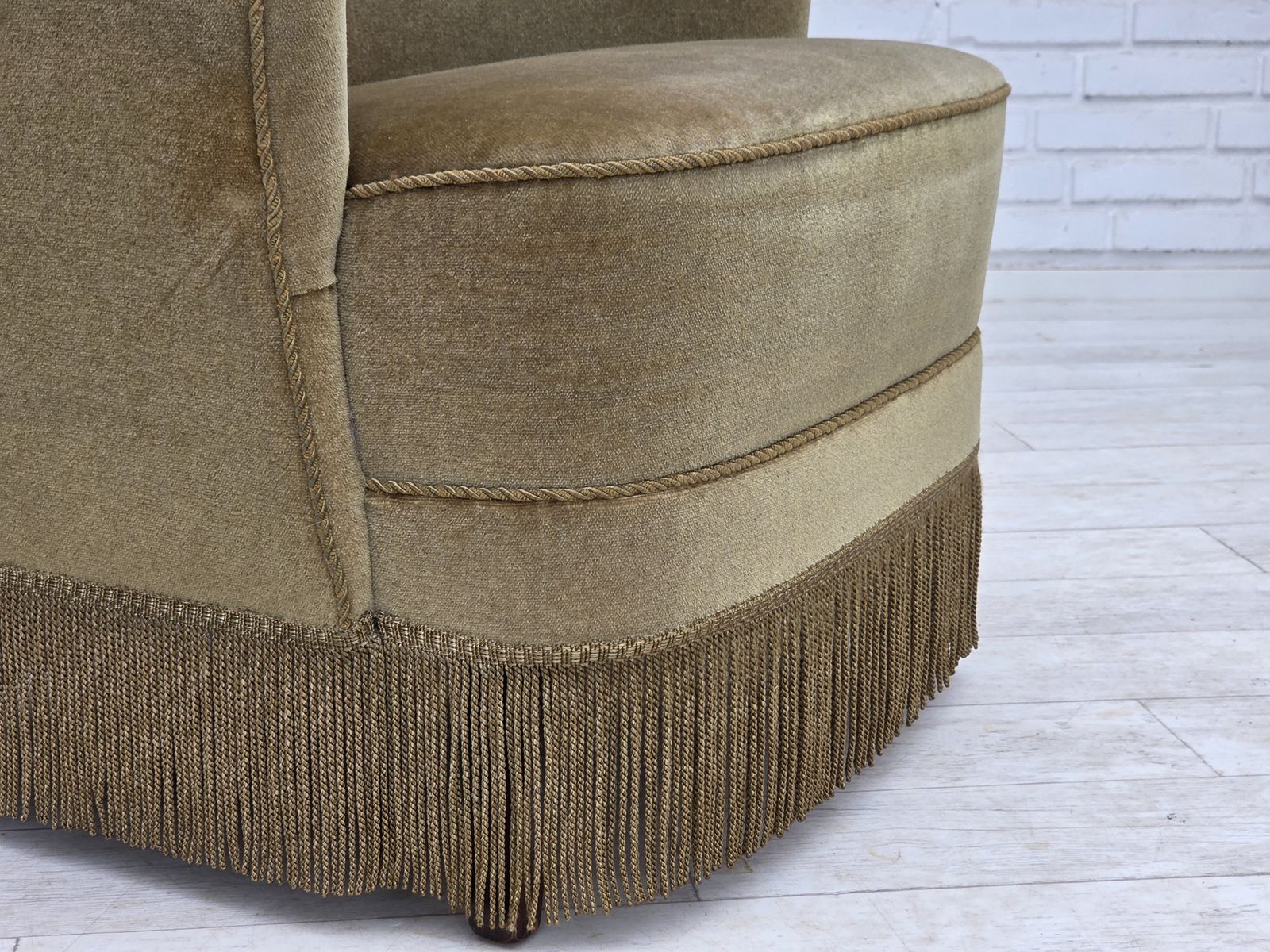 900.0 Jaren 1970, Deense Fauteuil Met Hoge Rug, Lichtgroen Meubelvelours. photo