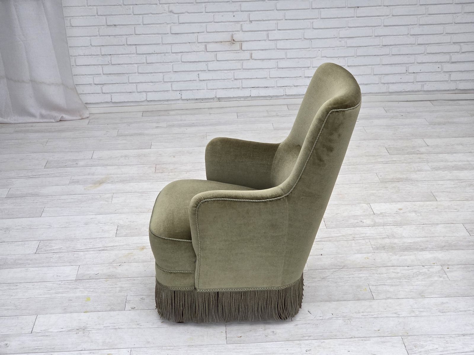 Jaren 1970, Deense Fauteuil Met Hoge Rug, Groen Meubelvelours. photo Meubels