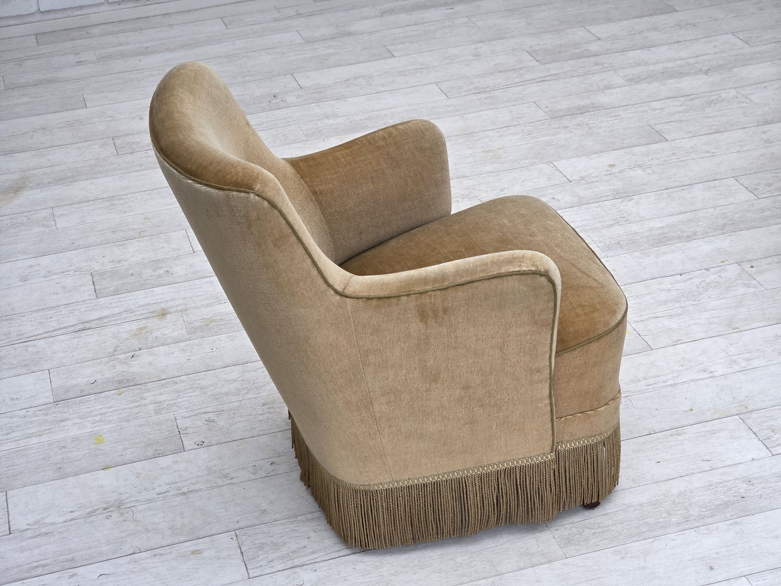 photo vintage Ca. Jaren 1970, Deense Fauteuil, Lichtgroen Meubelvelours.