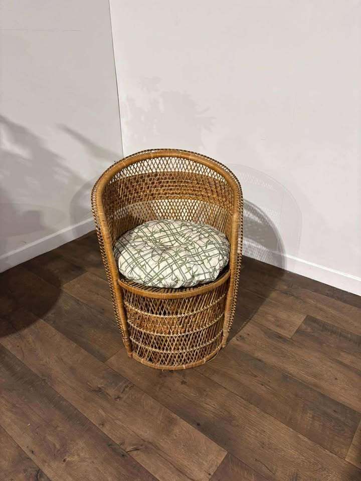 Vintage Wicker Bedroom Chair photo vintage