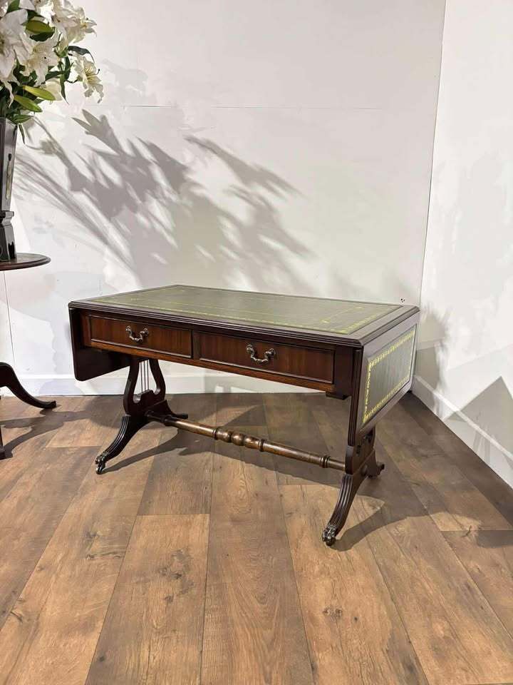 289.0 Vintage Mahogany Drop Leaf Coffee Table photo